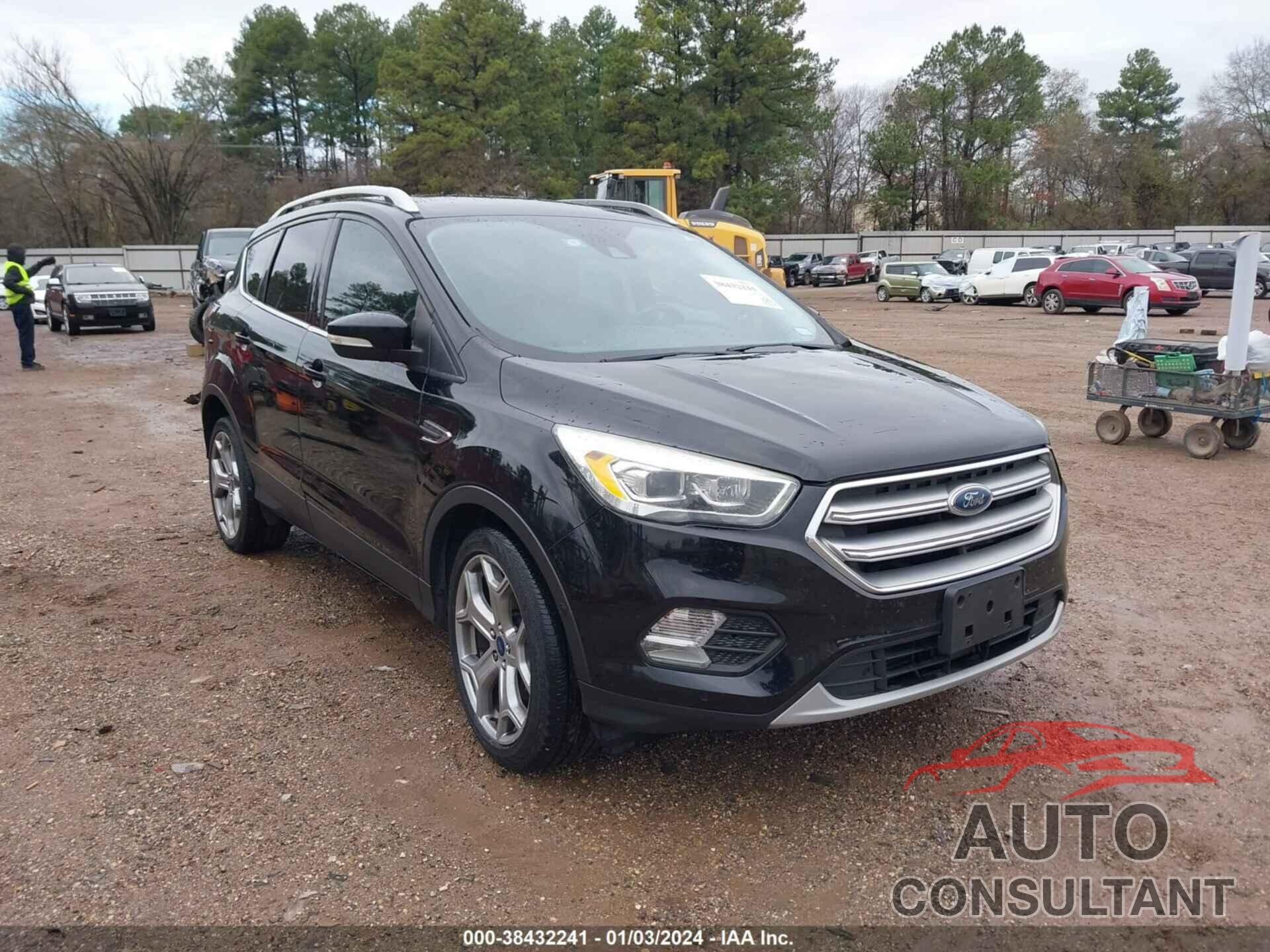 FORD ESCAPE 2017 - 1FMCU0J96HUA49864