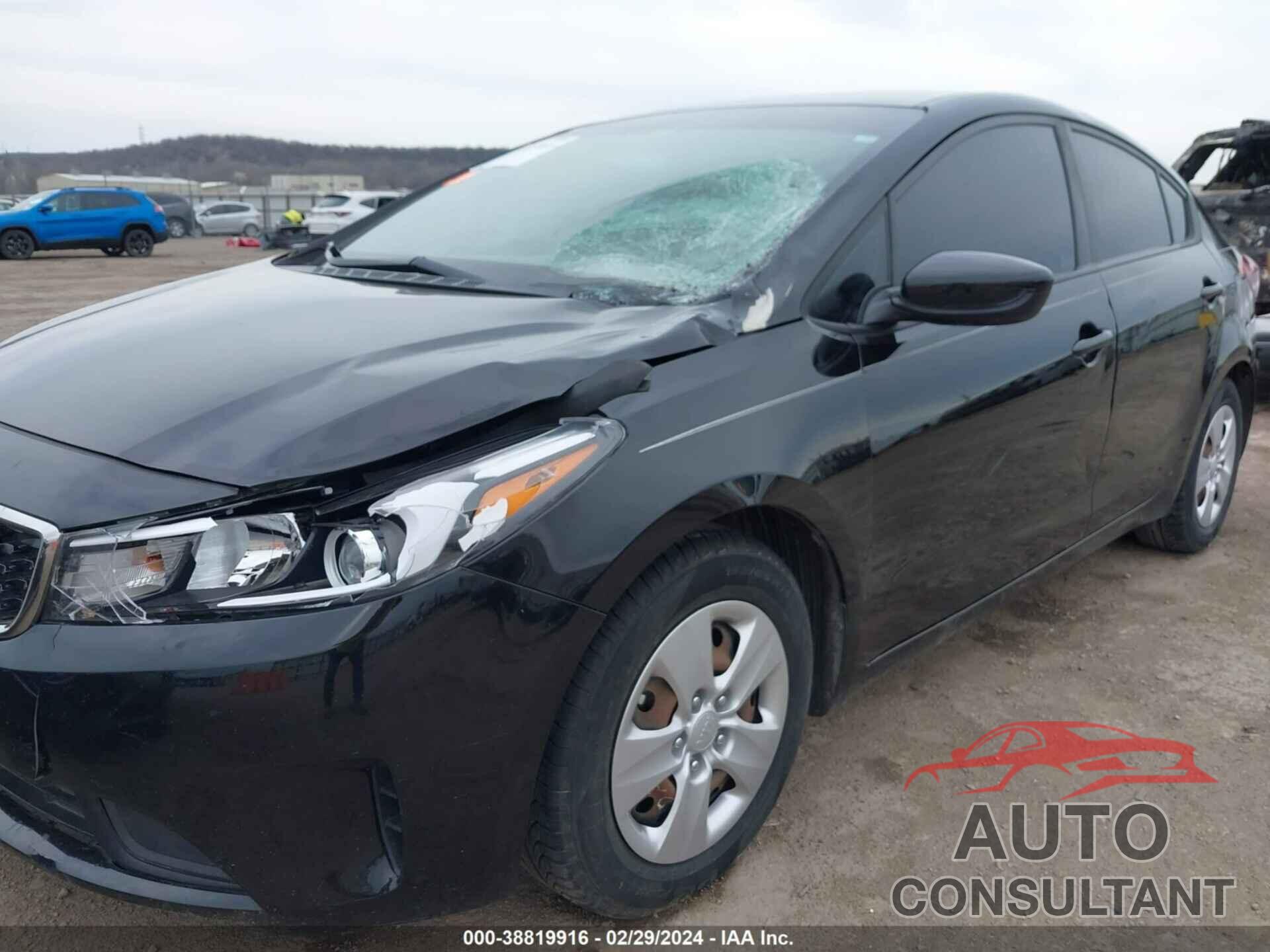 KIA FORTE 2018 - 3KPFL4A77JE204050