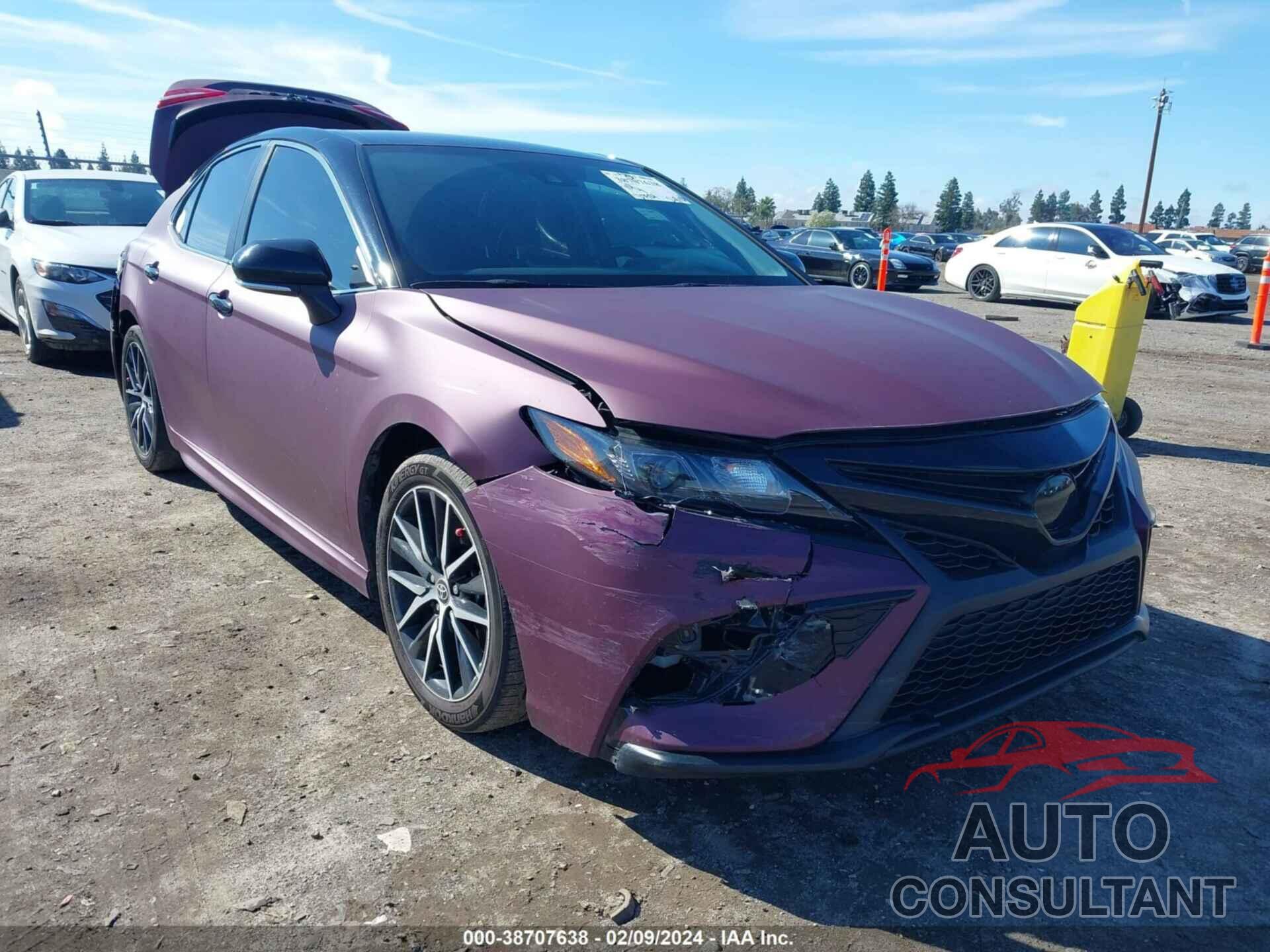 TOYOTA CAMRY 2022 - 4T1G11AK0NU686652