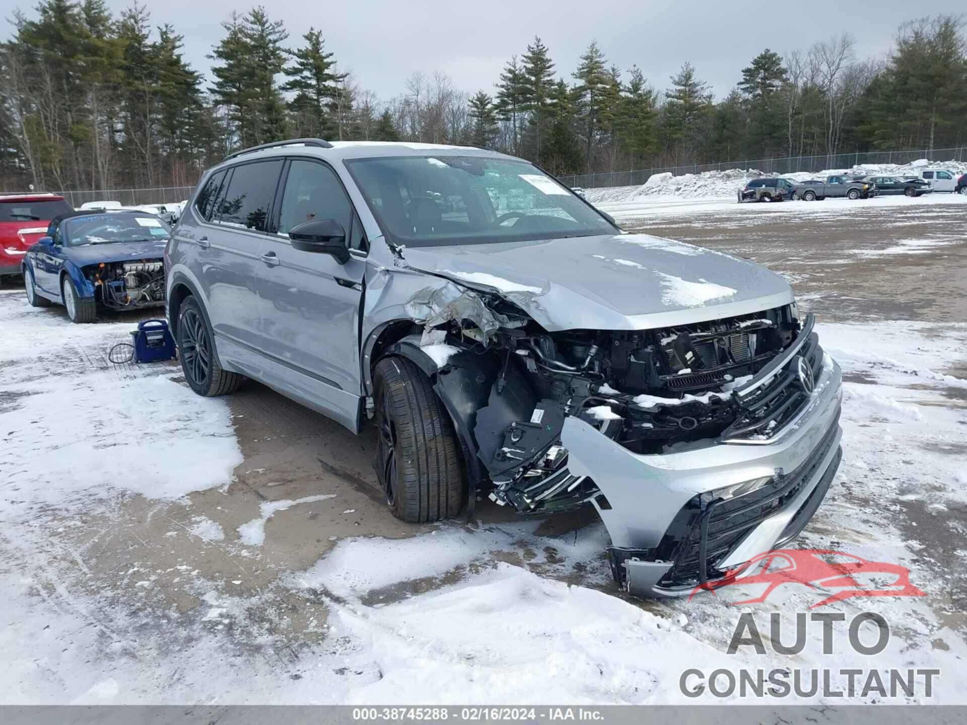 VOLKSWAGEN TIGUAN 2022 - 3VV8B7AX7NM144832