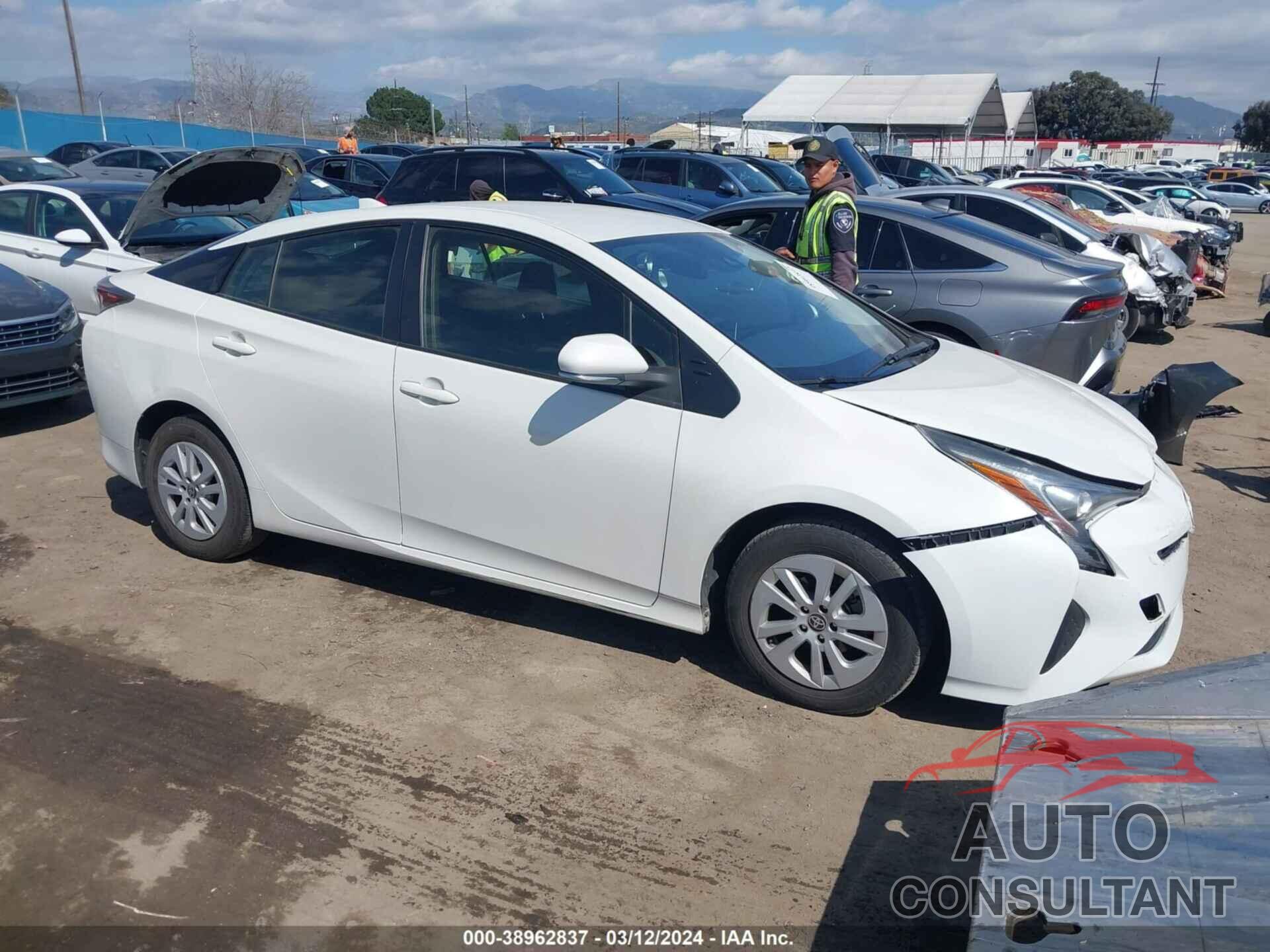 TOYOTA PRIUS 2017 - JTDKBRFU4H3031506