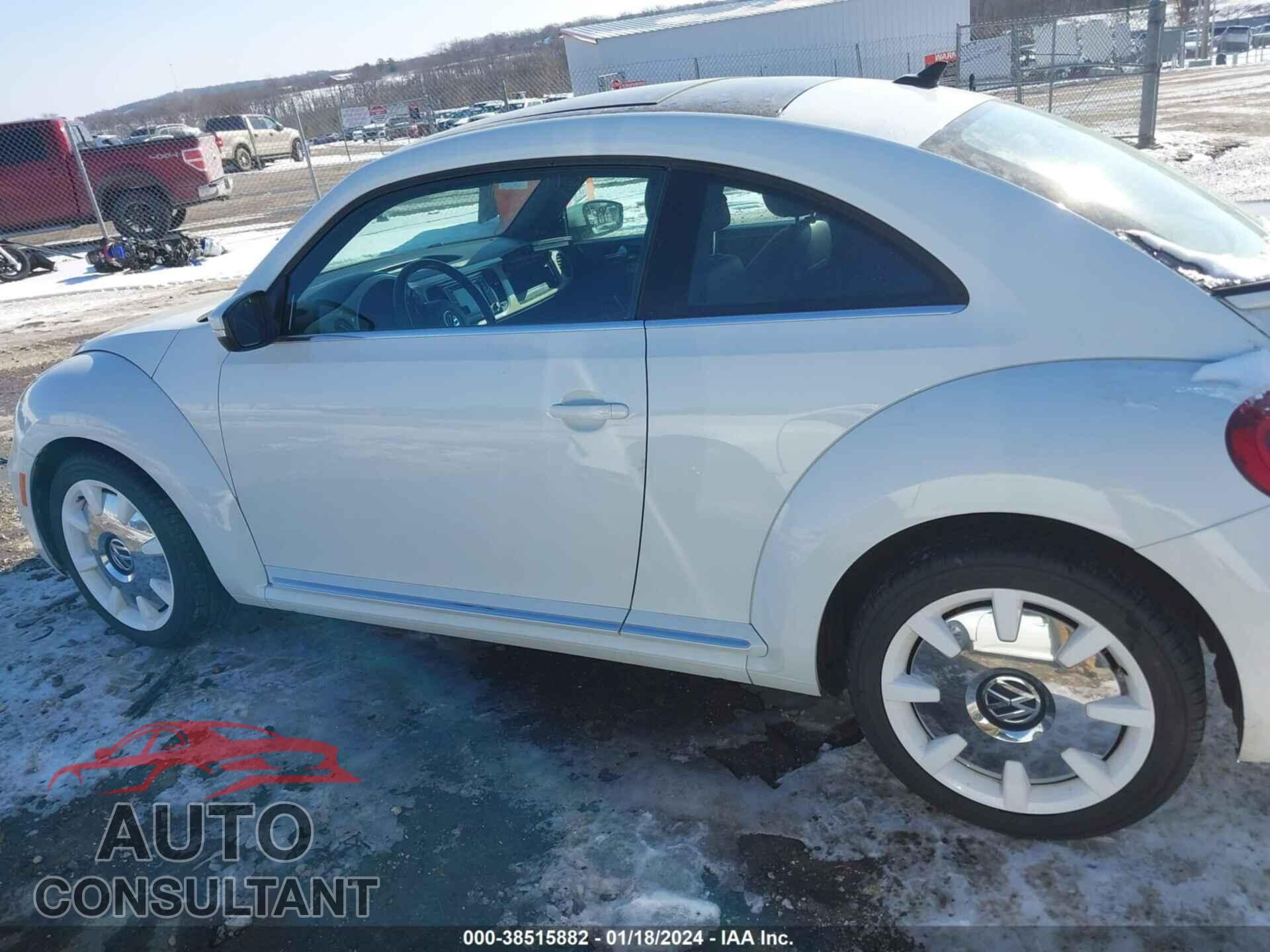 VOLKSWAGEN BEETLE 2019 - 3VWFD7AT3KM701015