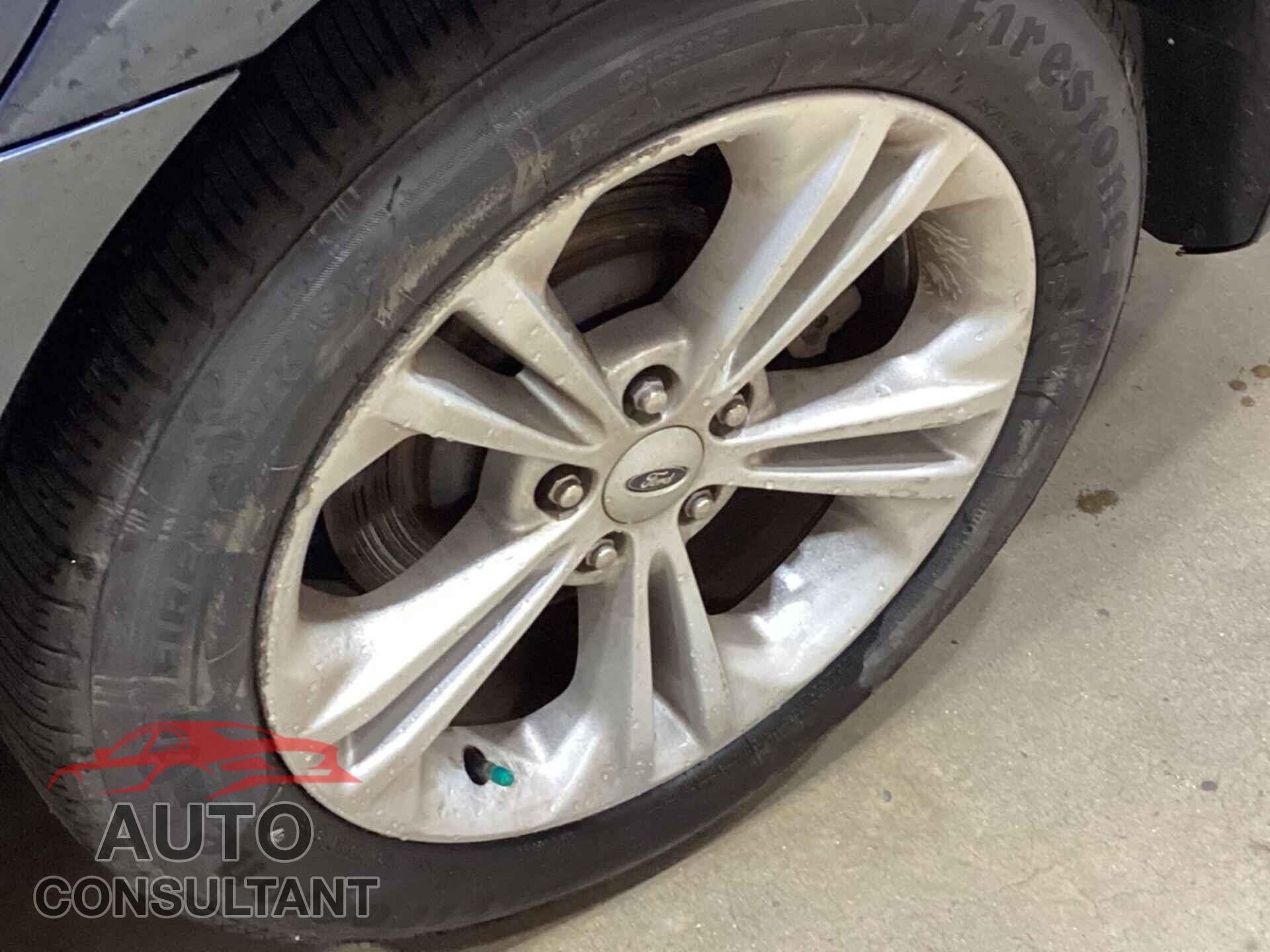 FORD TAURUS 2018 - 1FAHP2D84JG137404
