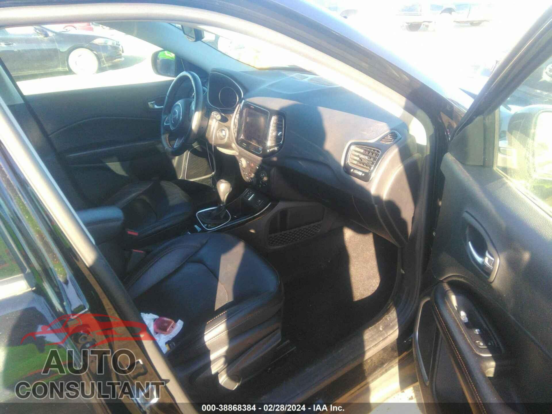 JEEP COMPASS 2018 - 3C4NJCCB8JT502681