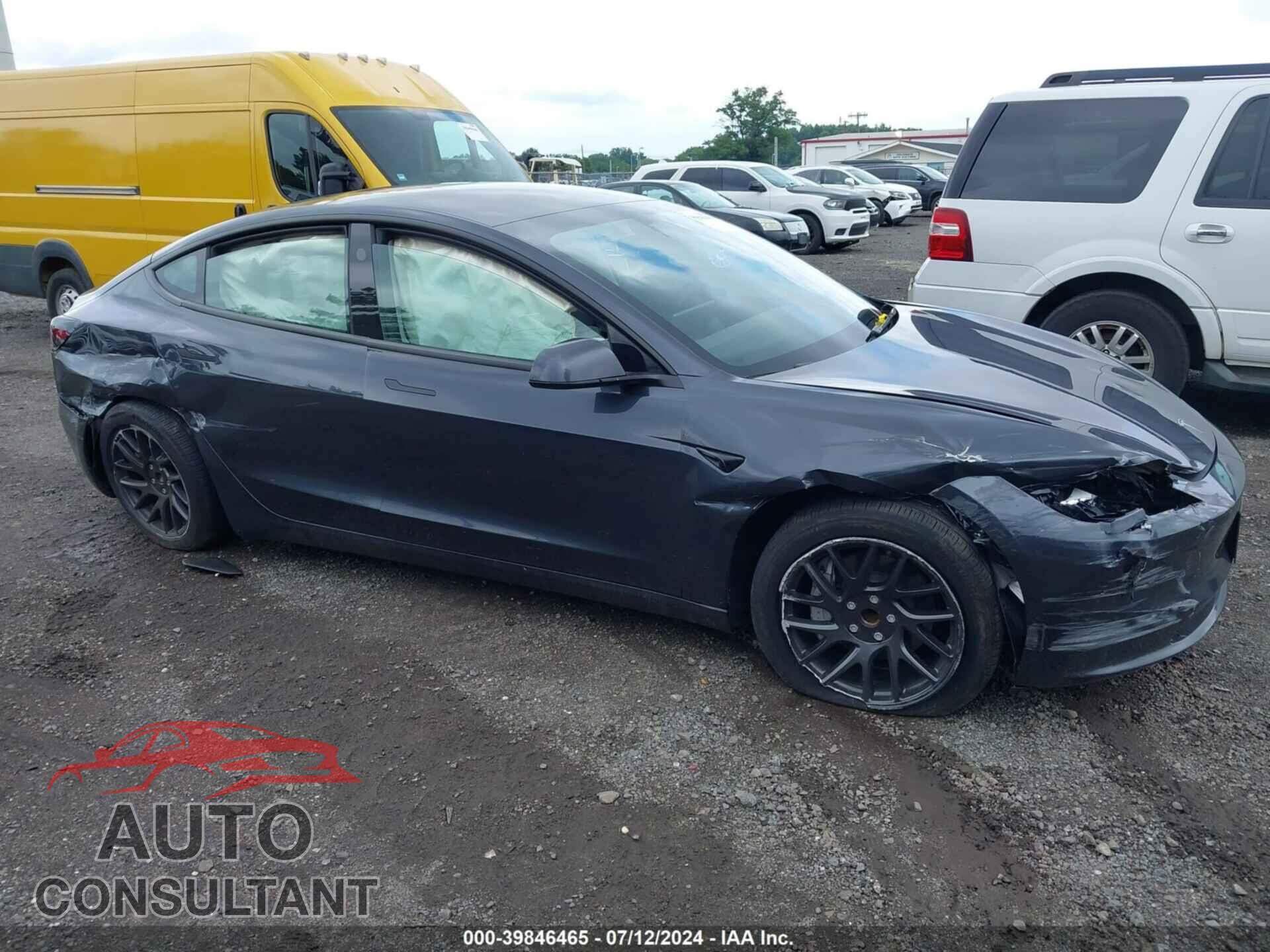 TESLA MODEL 3 2024 - 5YJ3E1EA4RF726982