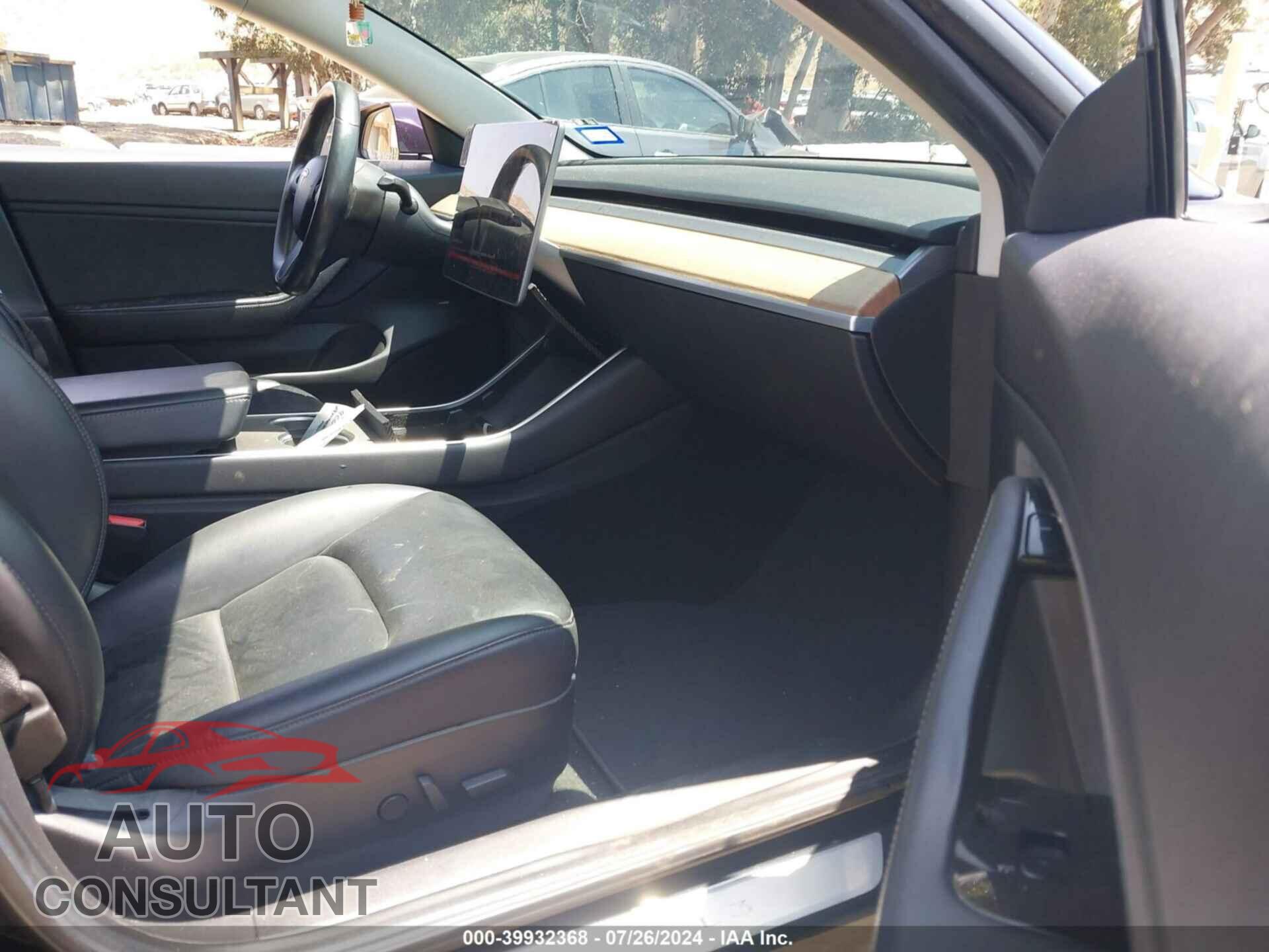 TESLA MODEL 3 2018 - 5YJ3E1EB8JF086630