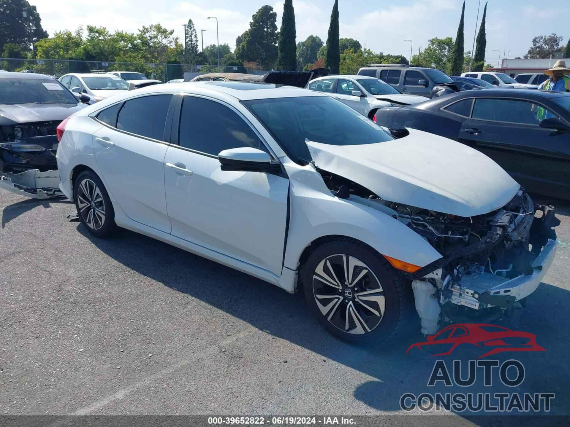 HONDA CIVIC 2018 - JHMFC1F36JX033360