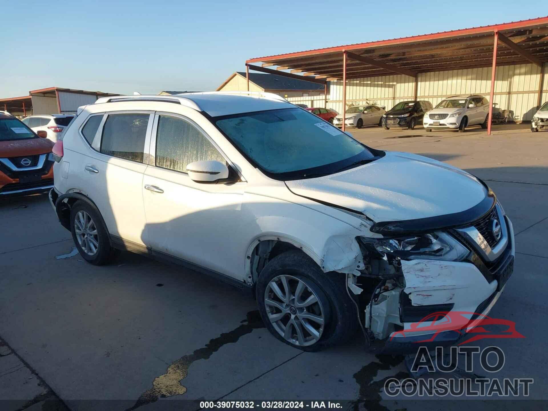 NISSAN ROGUE 2017 - KNMAT2MTXHP550529