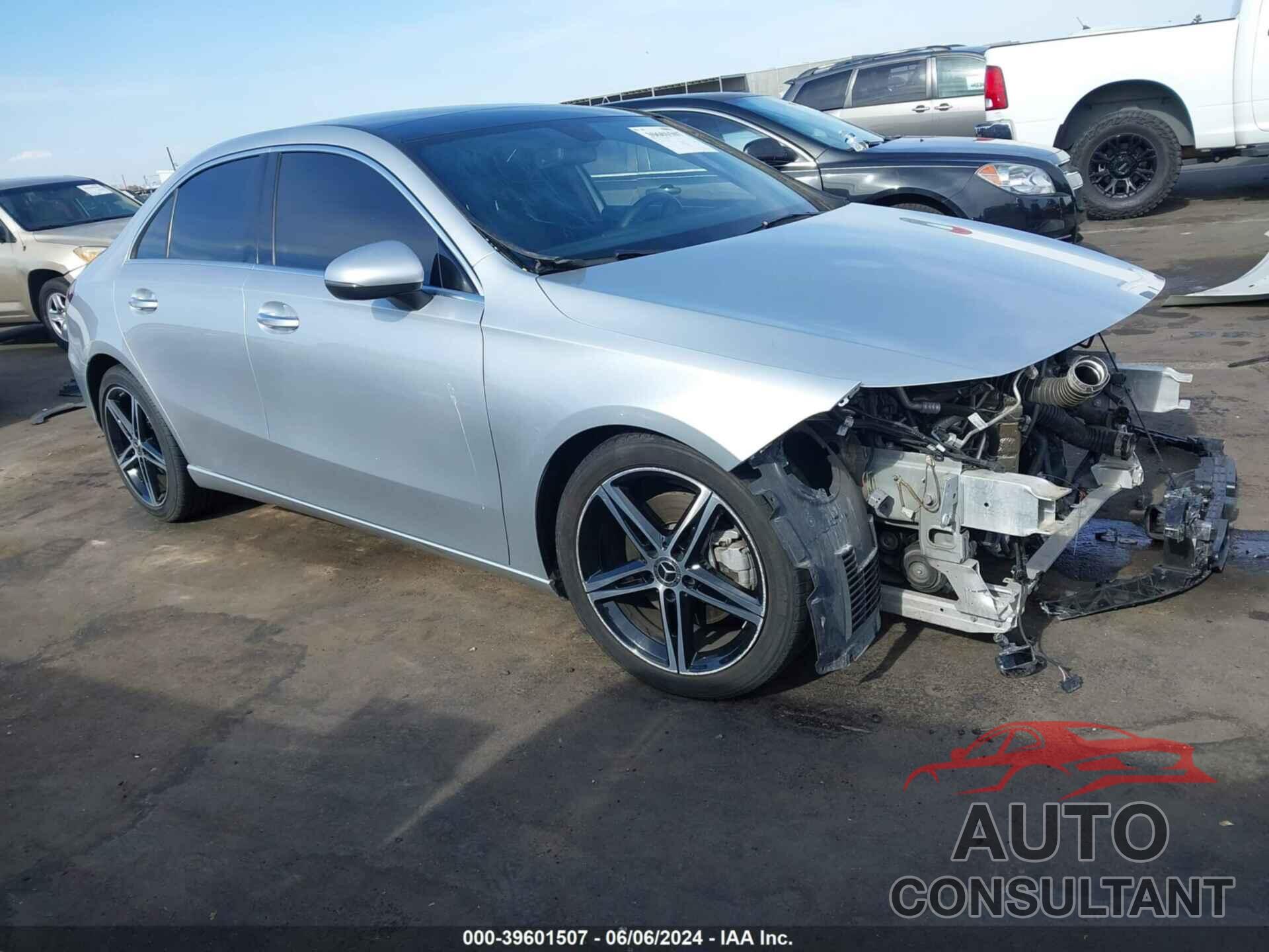 MERCEDES-BENZ A 220 2019 - WDD3G4EB7KW012016