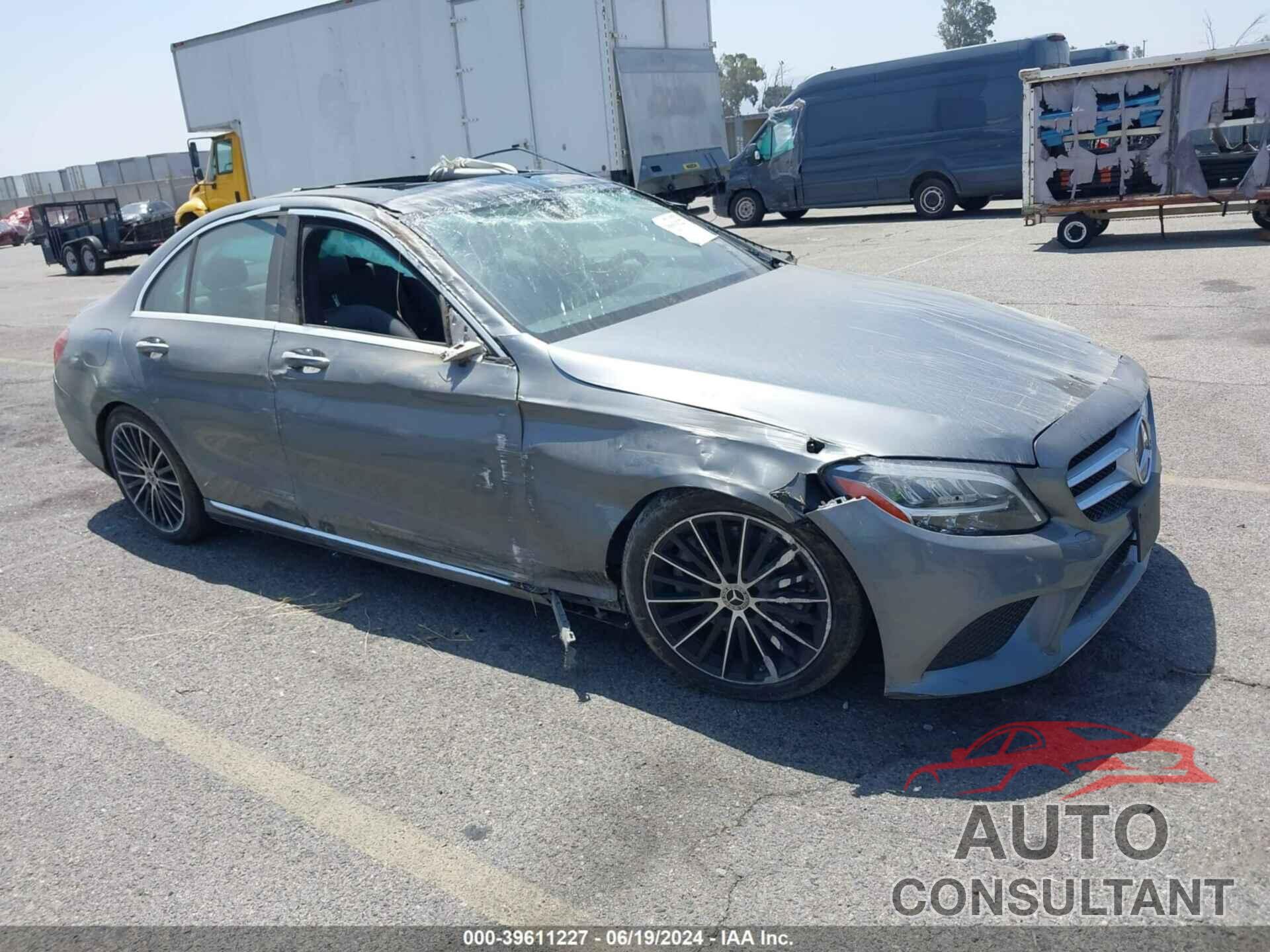 MERCEDES-BENZ C 300 2019 - 55SWF8DB6KU315827