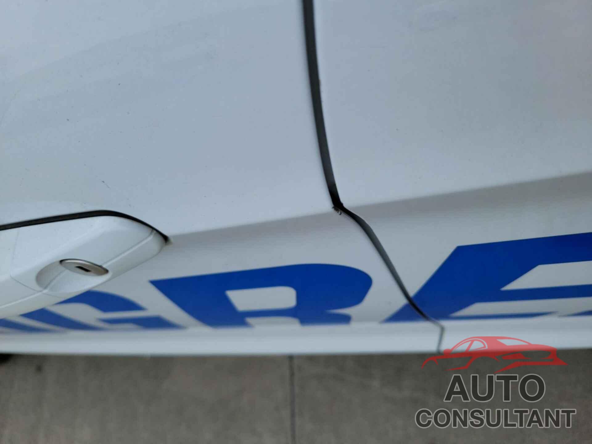 FORD ESCAPE 2017 - 1FMCU0GD4HUD78574