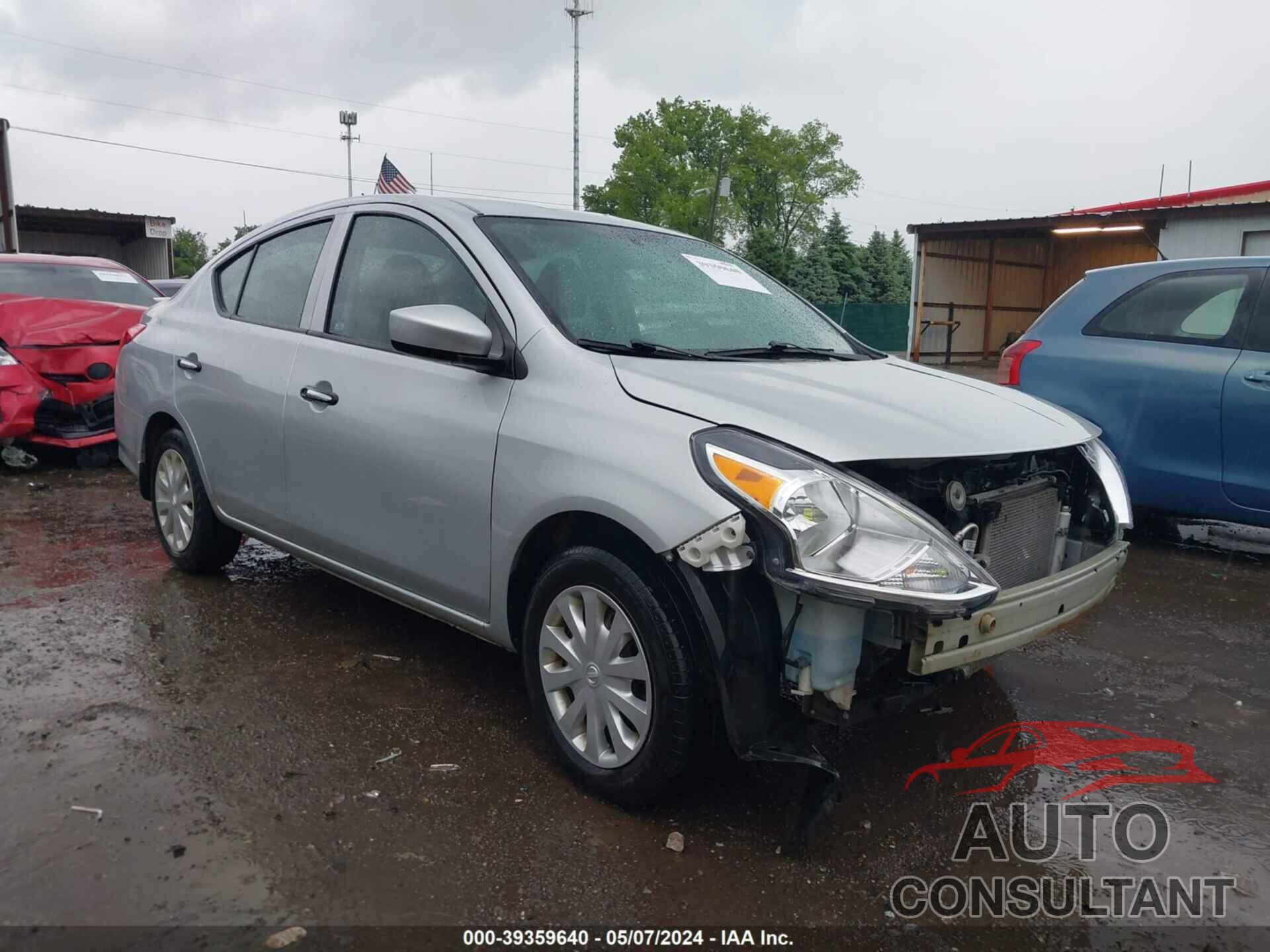 NISSAN VERSA 2018 - 3N1CN7AP8JL816920