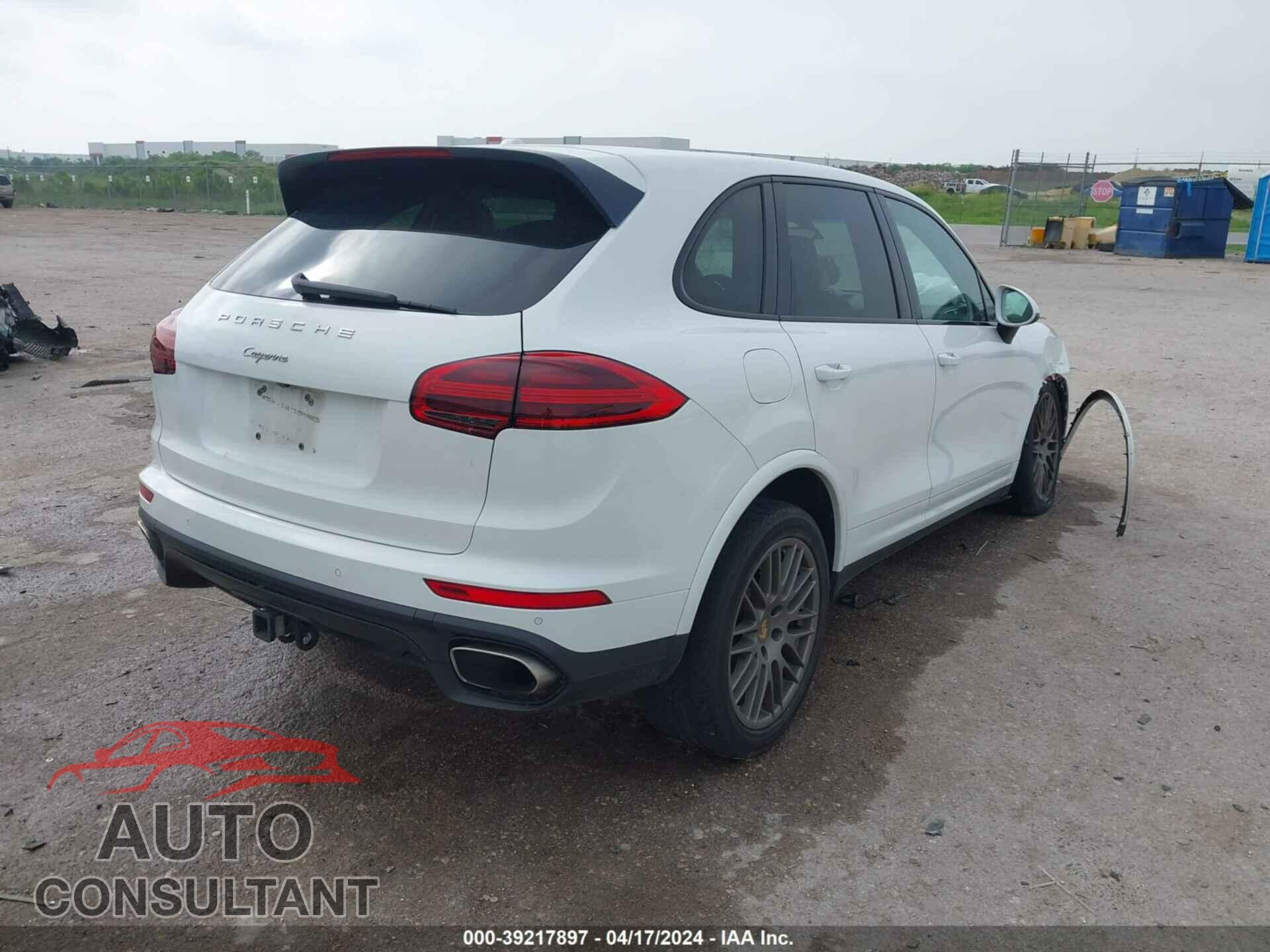 PORSCHE CAYENNE 2017 - WP1AA2A21HKA91422