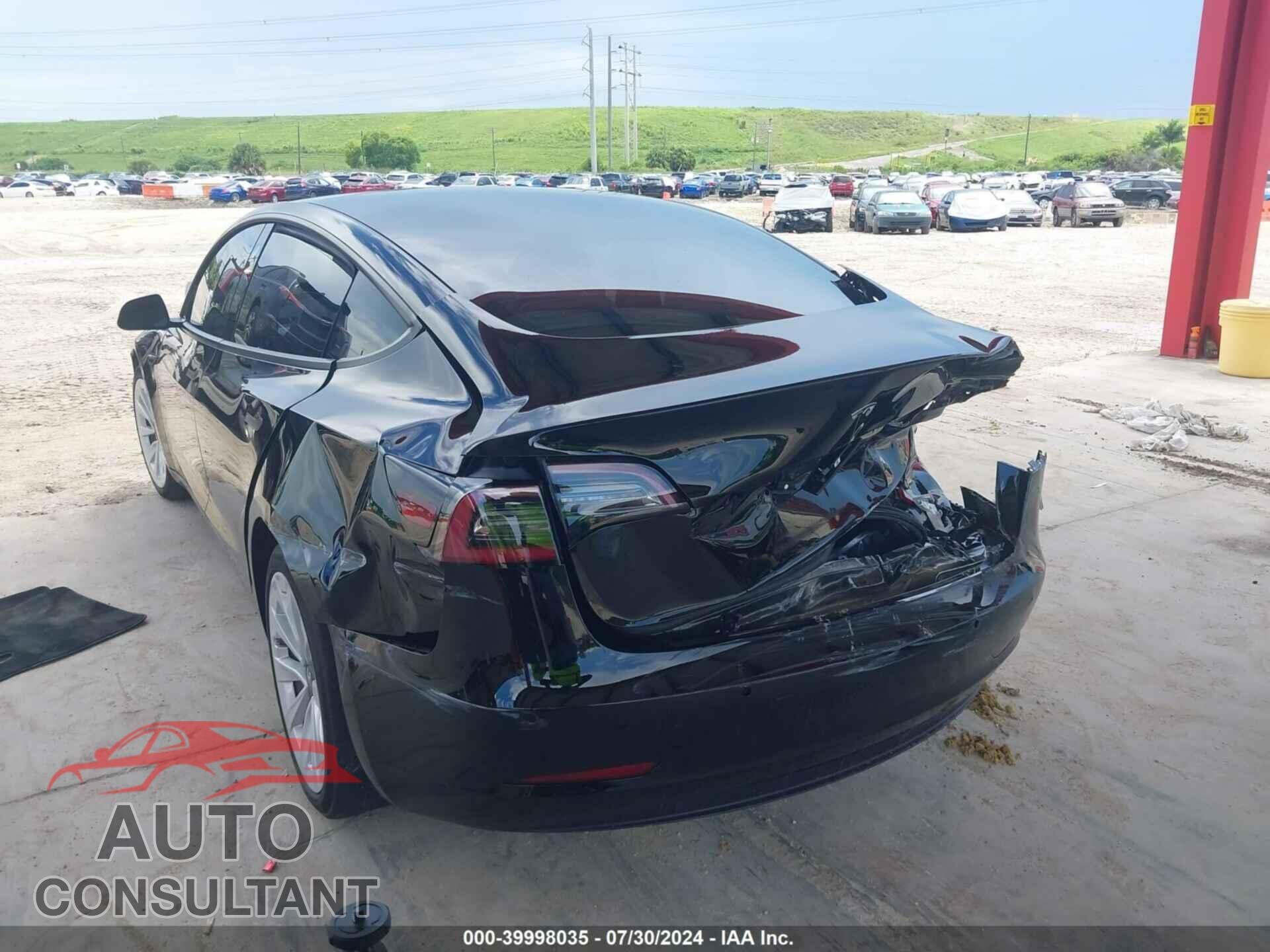 TESLA MODEL 3 2022 - 5YJ3E1EA8NF105643