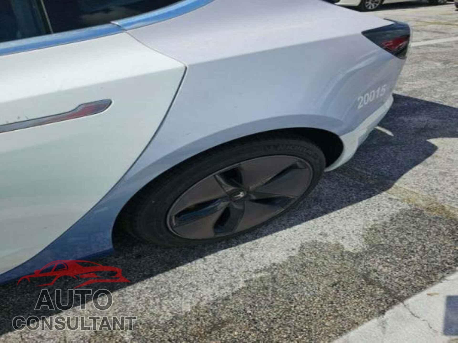 TESLA MODEL 3 2020 - 5YJ3E1EB7LF636807