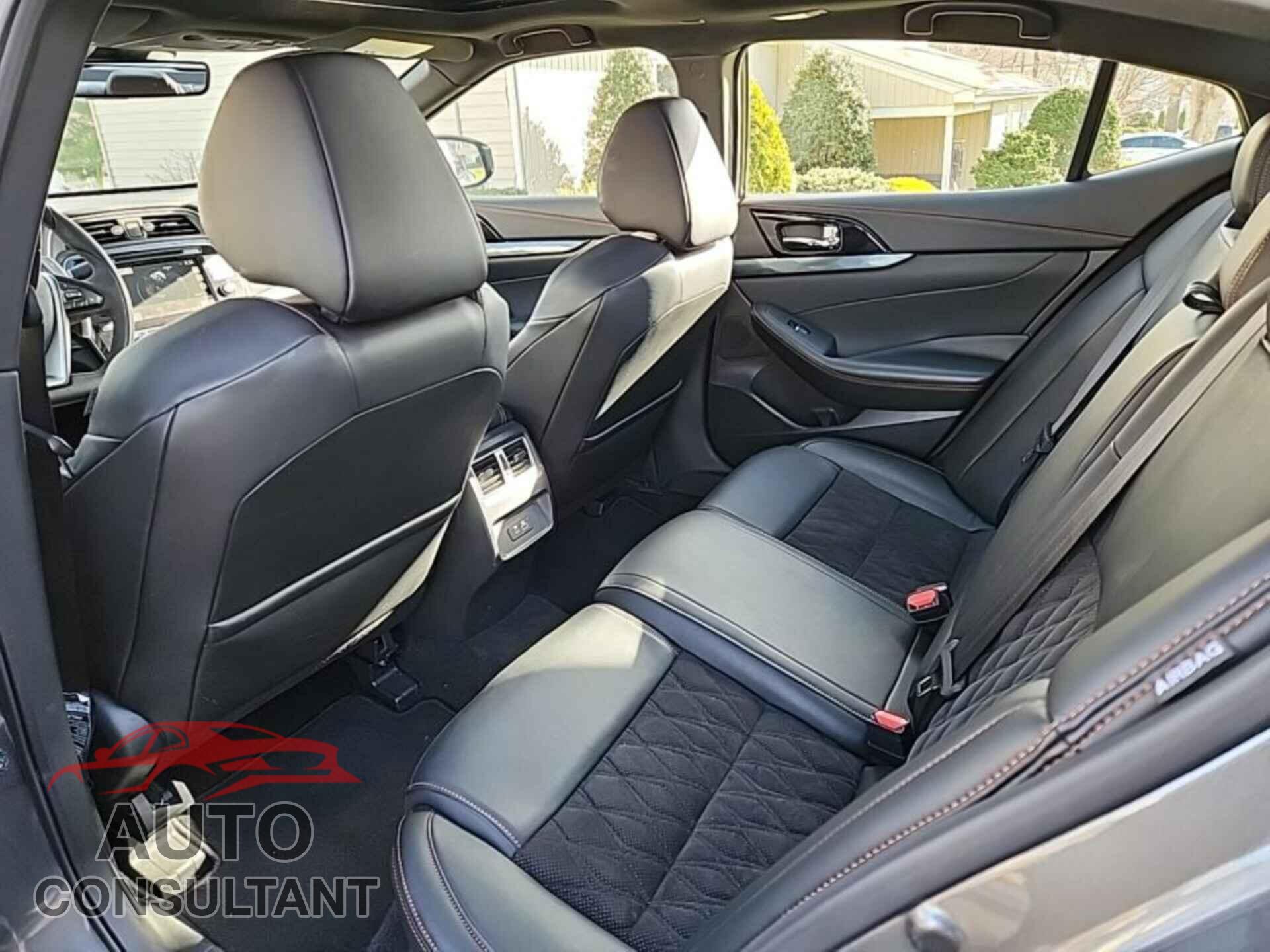 NISSAN MAXIMA 2023 - 1N4AA6EV3PC501942