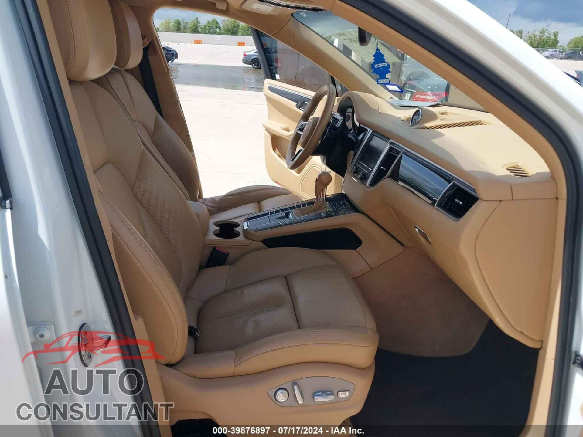 PORSCHE MACAN 2015 - WP1AB2A5XFLB63166