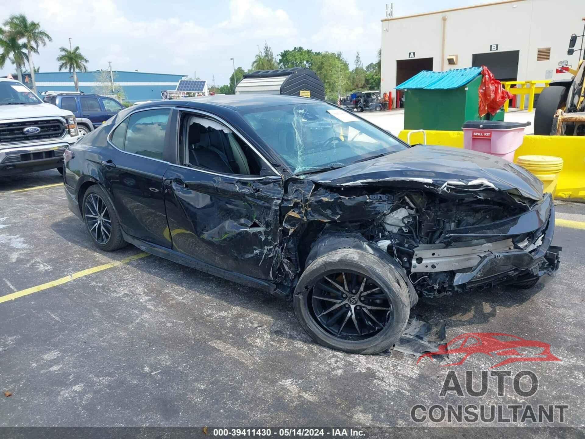 TOYOTA CAMRY 2022 - 4T1G11AK4NU055628