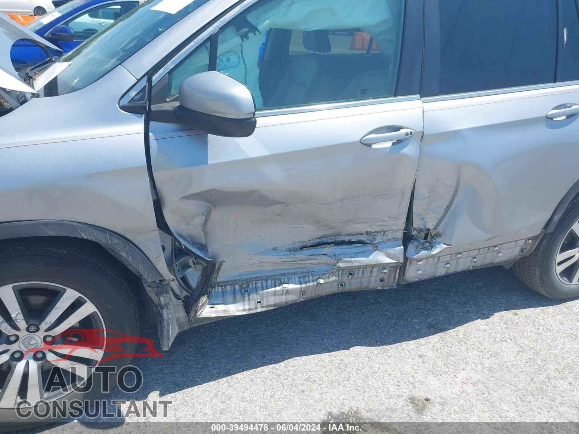 HONDA PILOT 2016 - 5FNYF6H5XGB110652