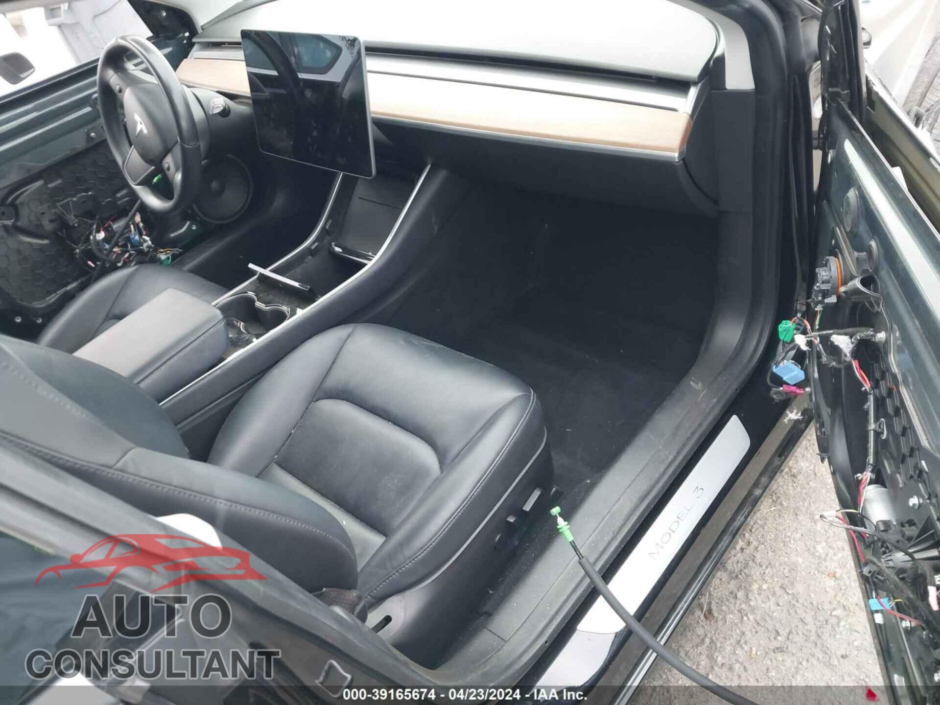 TESLA MODEL 3 2018 - 5YJ3E1EBXJF099136