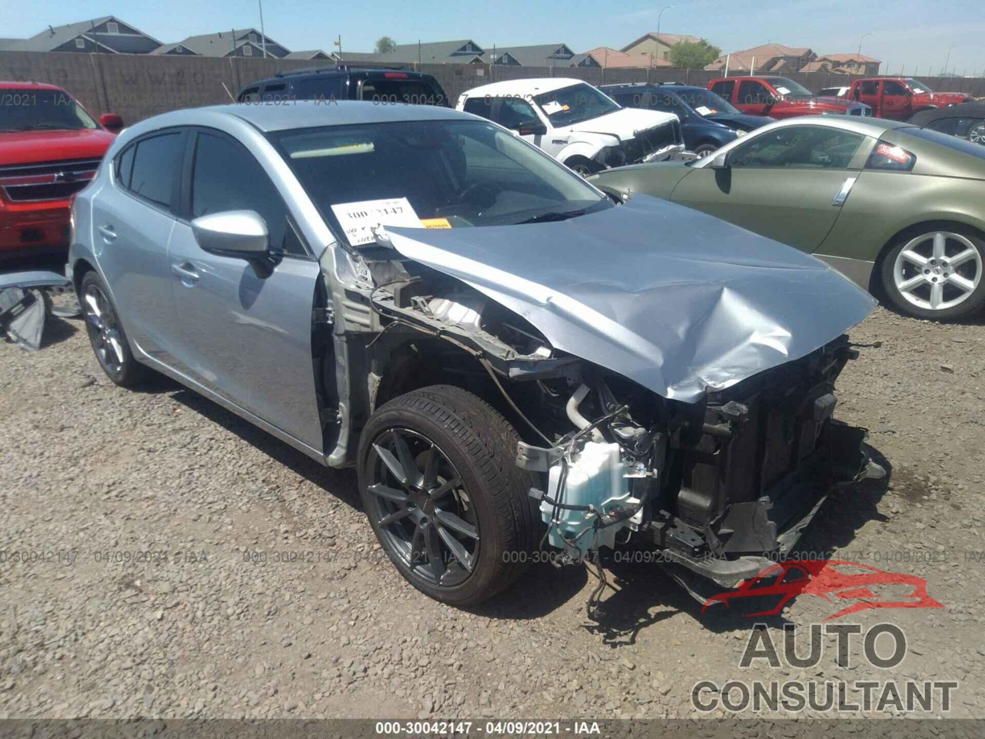 MAZDA MAZDA3 5-DOOR 2018 - 3MZBN1L32JM201657