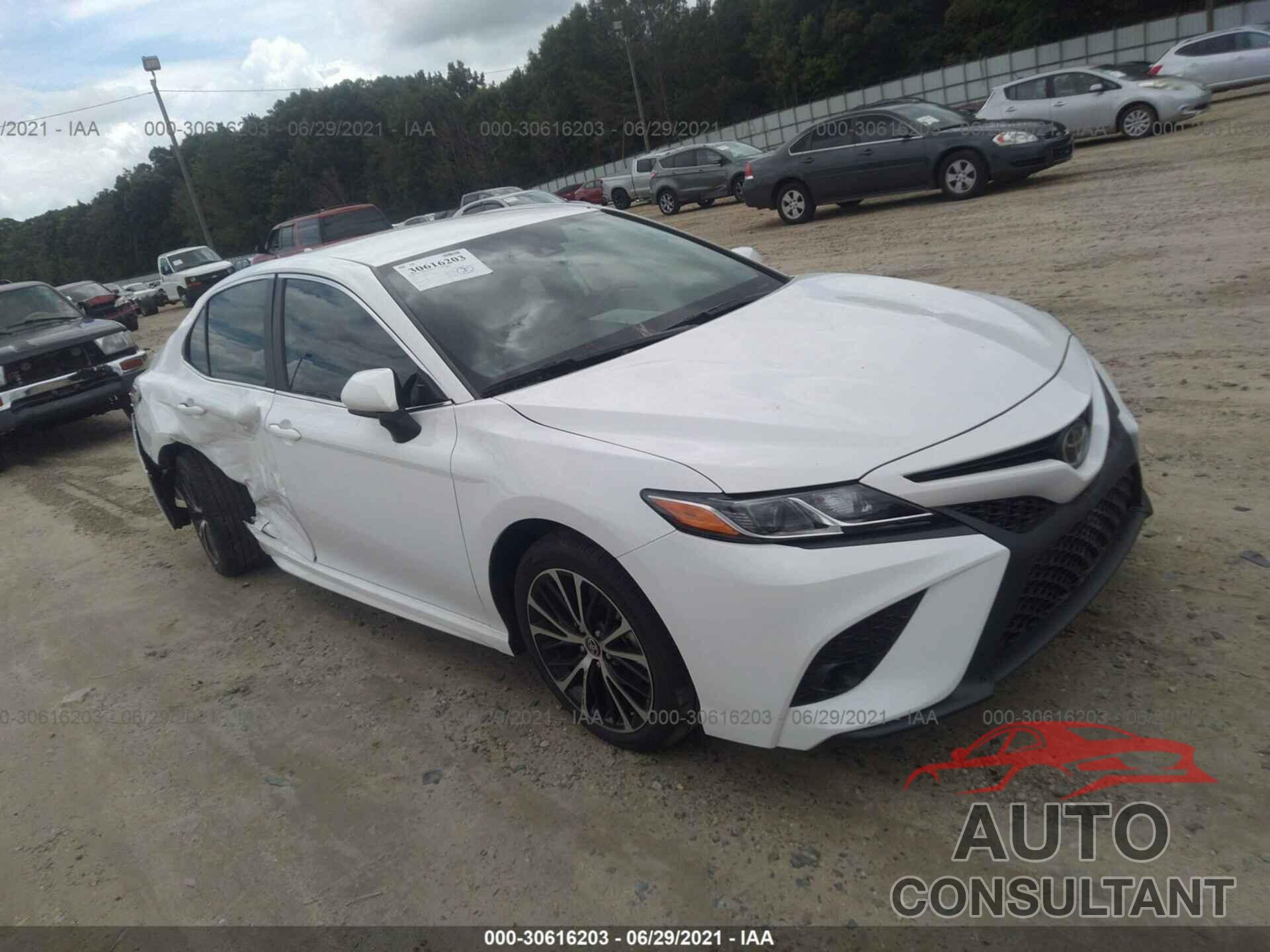 TOYOTA CAMRY 2020 - 4T1G11AKXLU956189