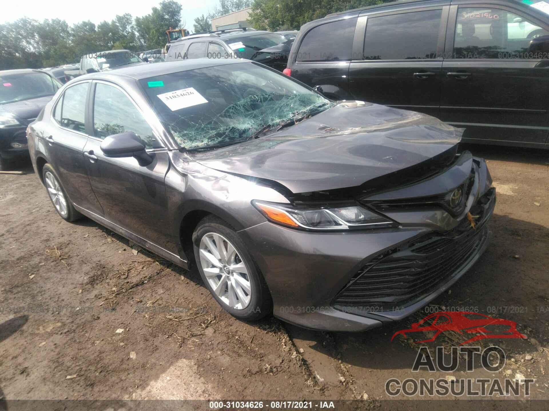 TOYOTA CAMRY 2018 - 4T1B11HK3JU055940