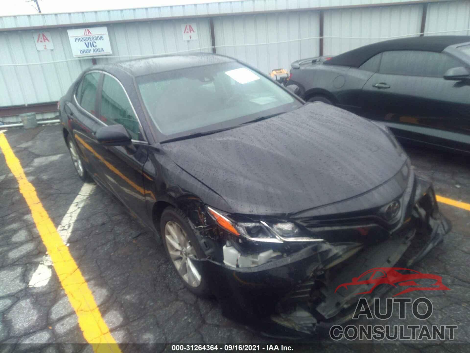 TOYOTA CAMRY 2018 - 4T1B11HK8JU514184
