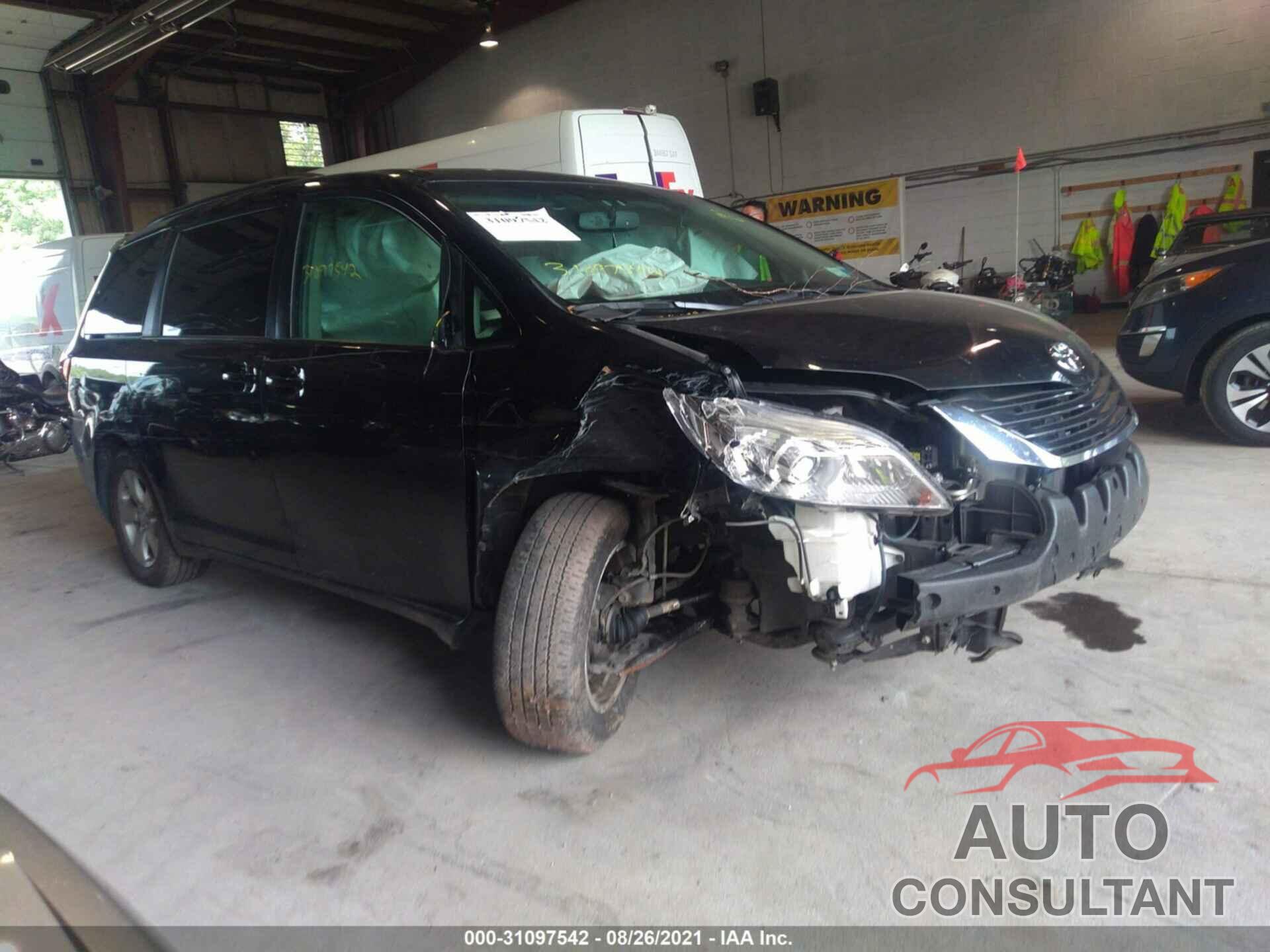 TOYOTA SIENNA 2017 - 5TDKZ3DC4HS867320