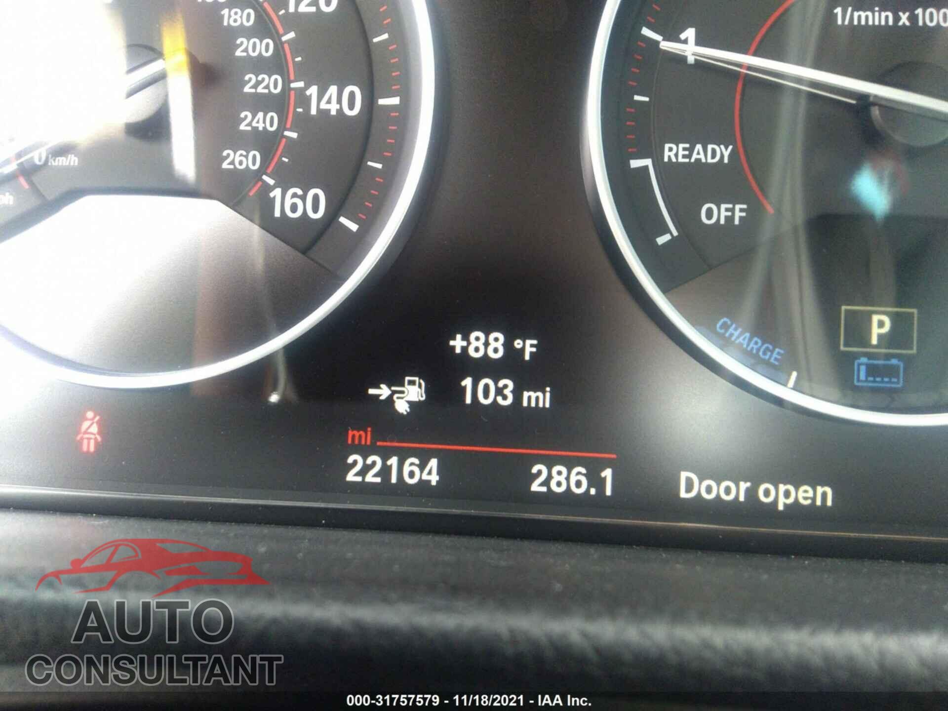 BMW 3 SERIES 2017 - WBA8E1C35HA156814