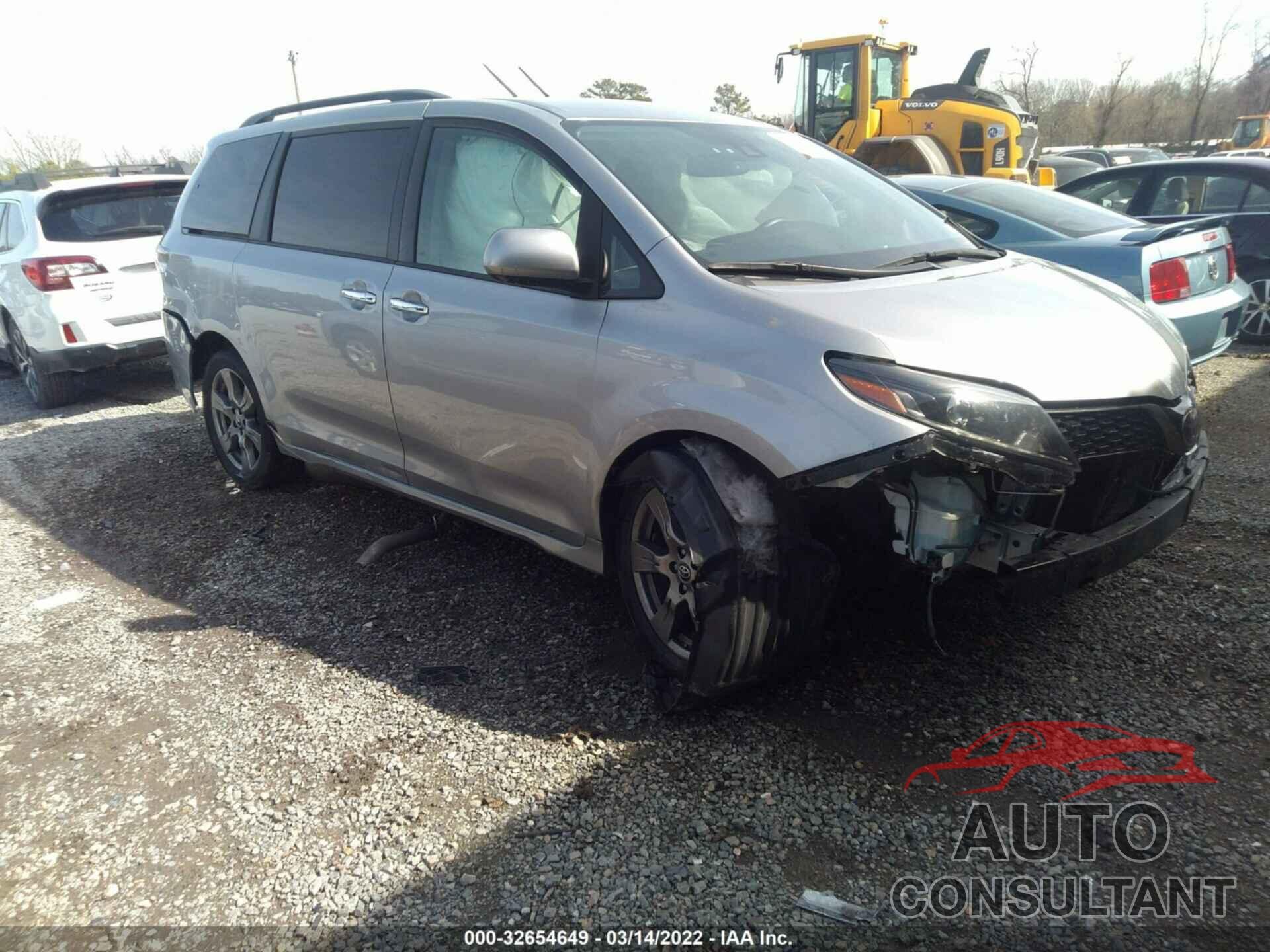 TOYOTA SIENNA 2018 - 5TDXZ3DC3JS927325