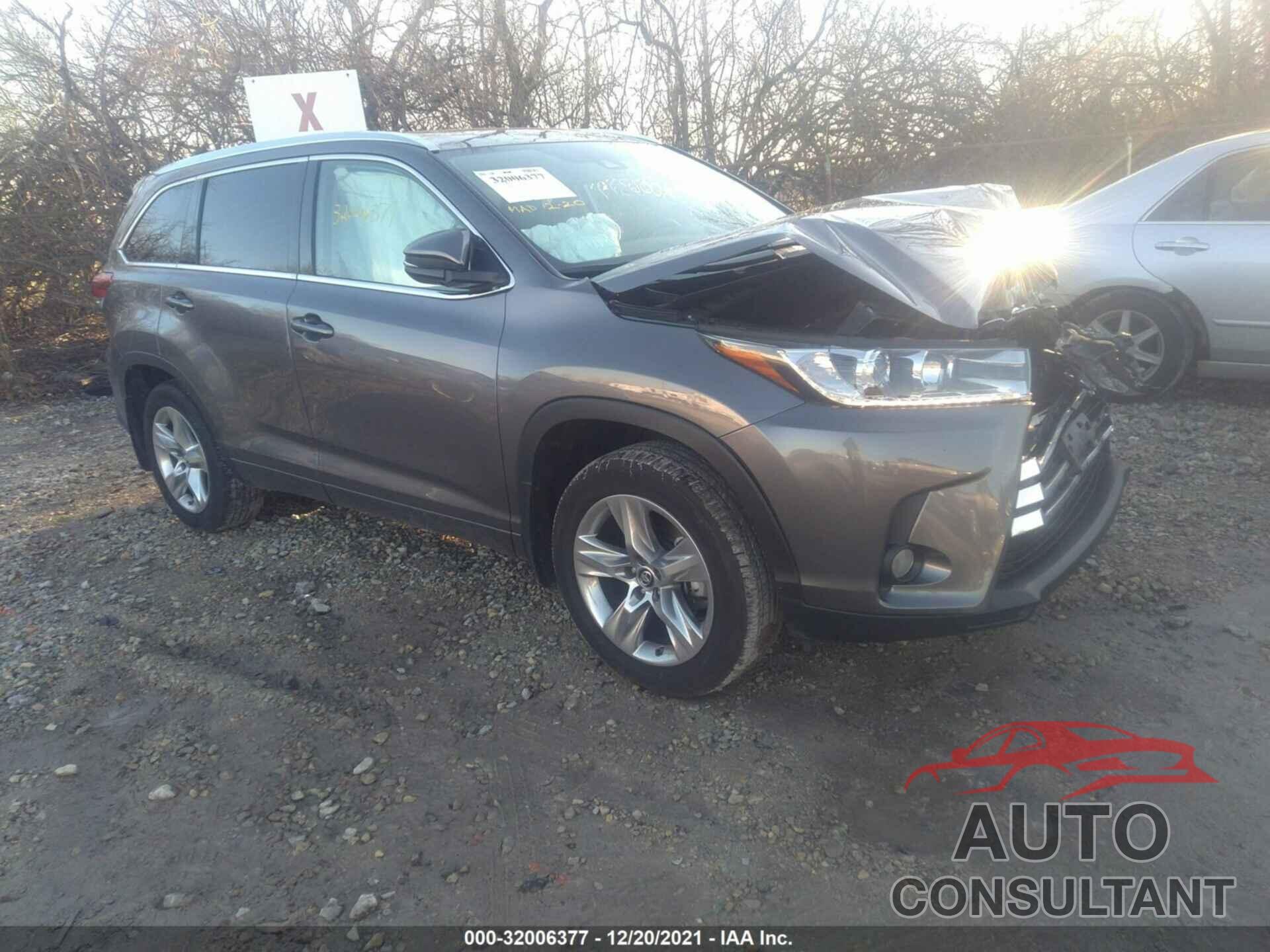 TOYOTA HIGHLANDER 2018 - 5TDDZRFH8JS900541