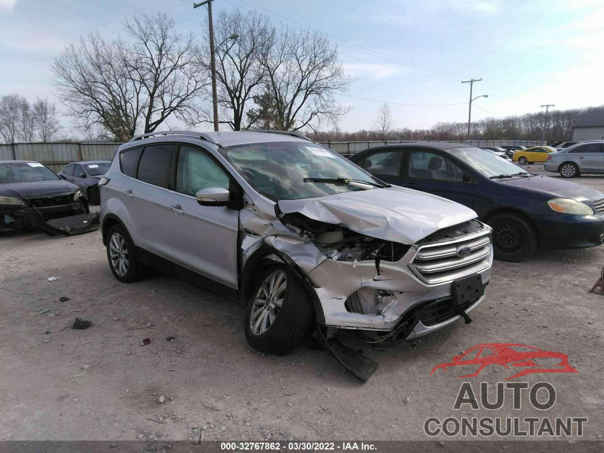 FORD ESCAPE 2017 - 1FMCU9J97HUD43598