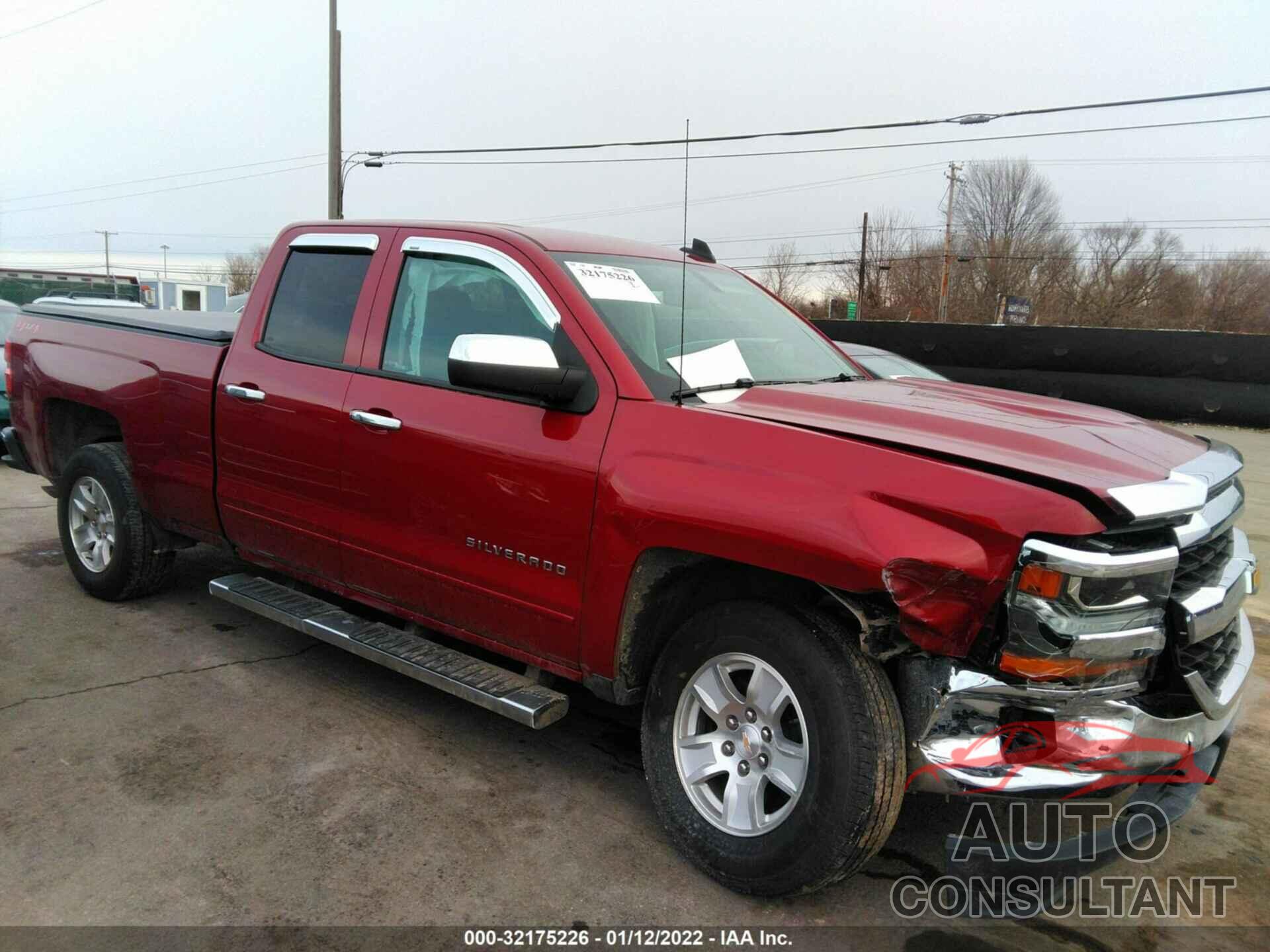 CHEVROLET SILVERADO 1500 2018 - 1GCVKREC3JZ184936
