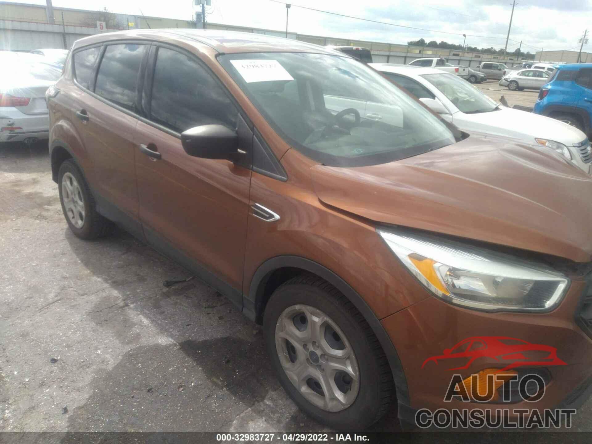 FORD ESCAPE 2017 - 1FMCU0F73HUA80755