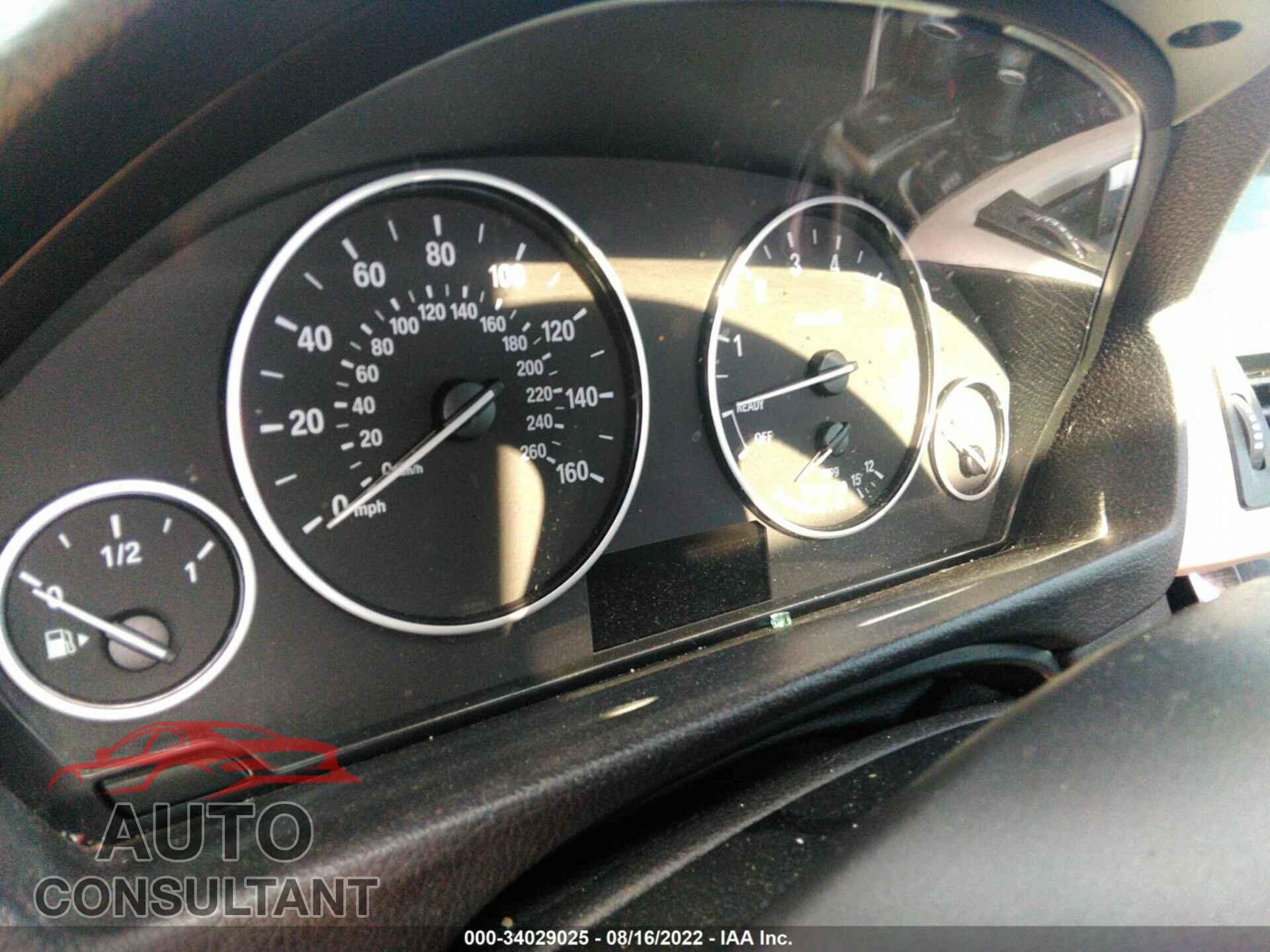 BMW 3 SERIES 2016 - WBA8E5G52GNU21022