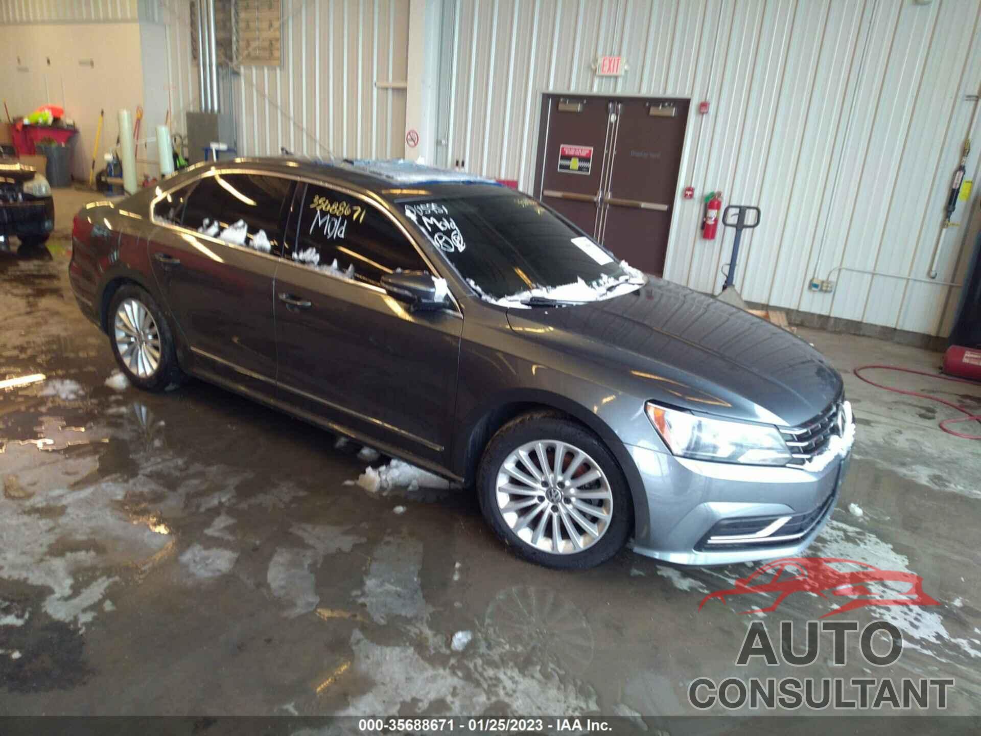 VOLKSWAGEN PASSAT 2016 - 1VWBT7A30GC005951