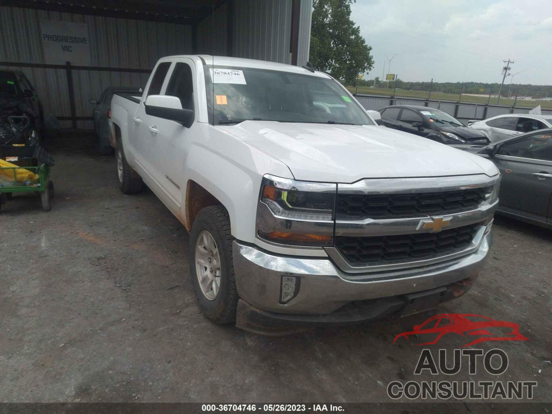 CHEVROLET SILVERADO 1500 2018 - 1GCRCREC7JZ306714