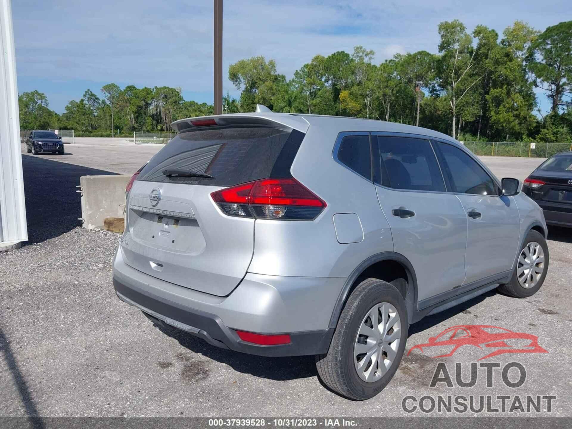 NISSAN ROGUE 2017 - KNMAT2MT2HP549200