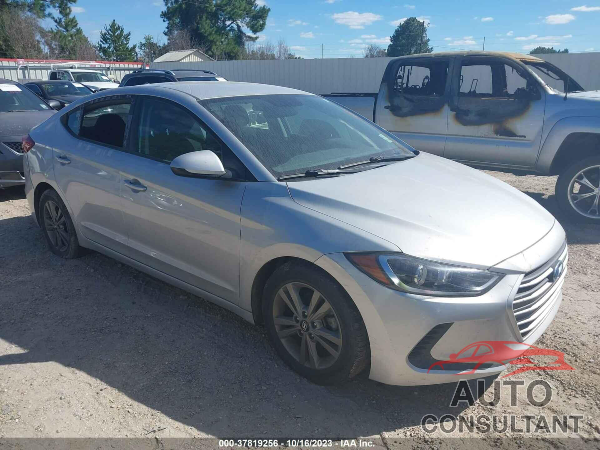 HYUNDAI ELANTRA 2018 - 5NPD84LF5JH353985