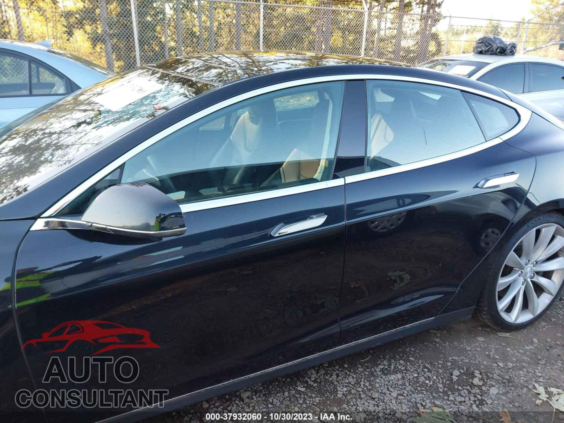 TESLA MODEL S 2015 - 5YJSA1E27FF101181