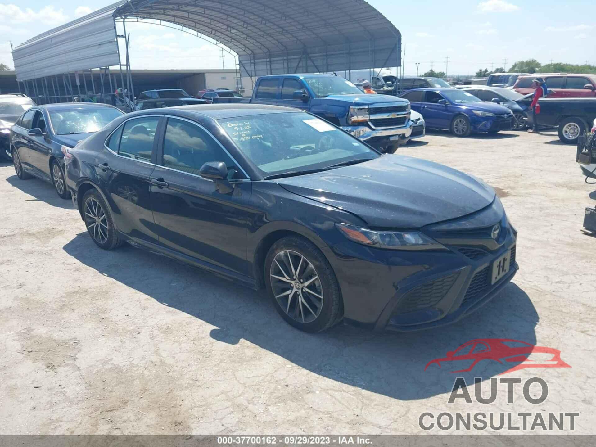 TOYOTA CAMRY 2022 - 4T1G11AK9NU674192