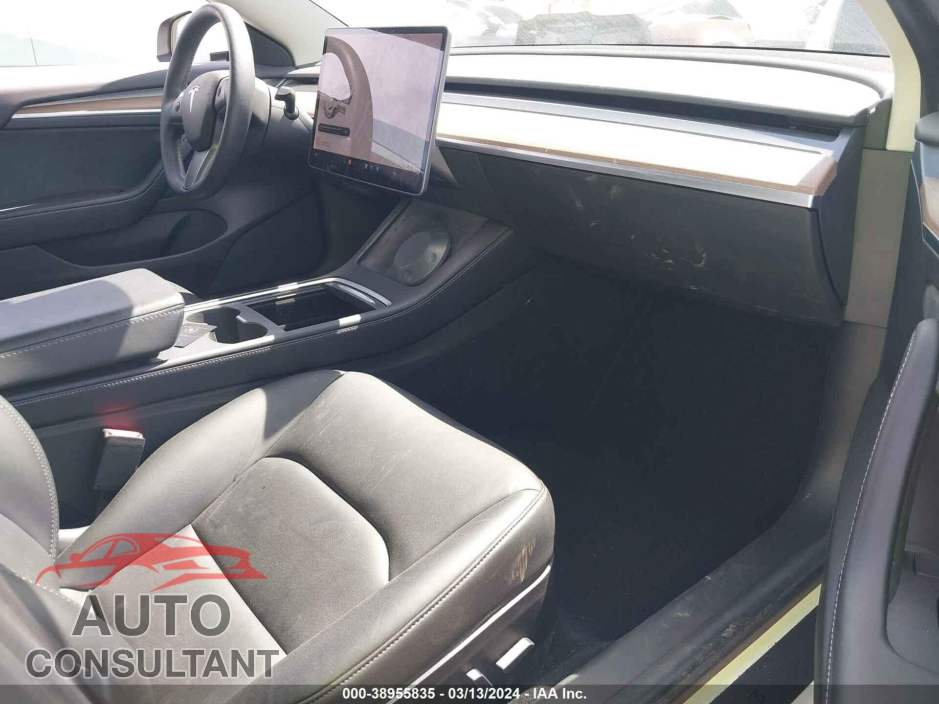 TESLA MODEL 3 2021 - 5YJ3E1EA2MF076137