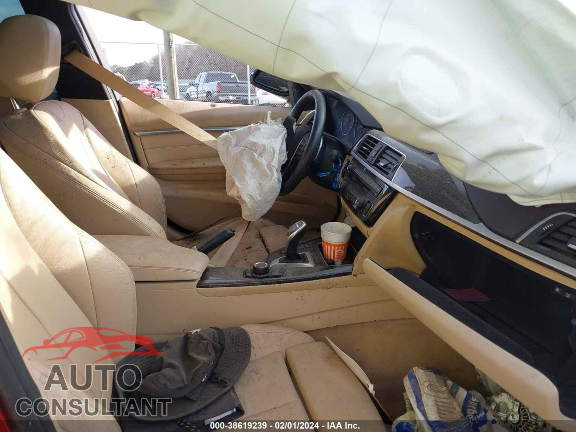 BMW 328I 2016 - WBA8E9G55GNU27677