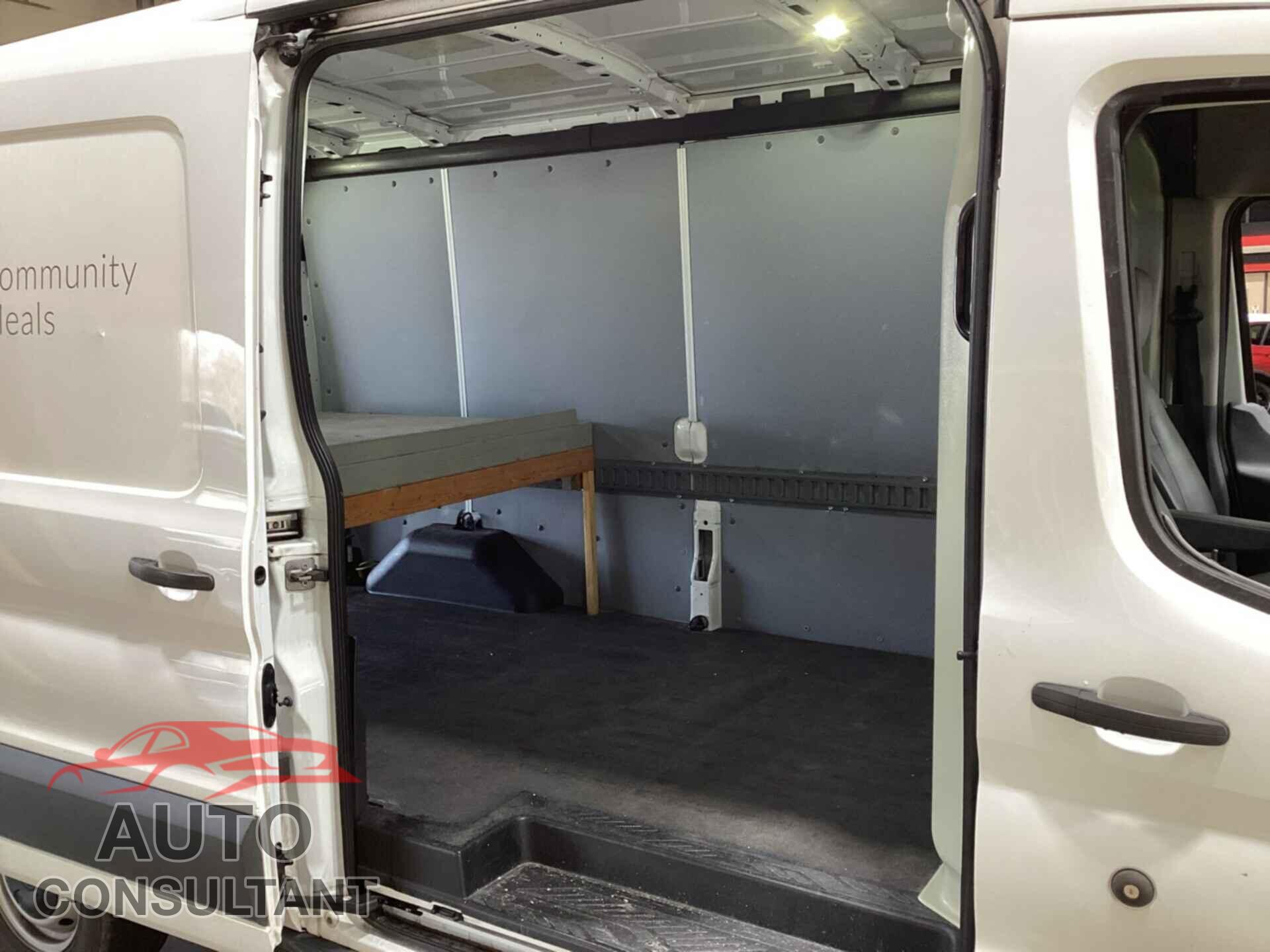 FORD TRANSIT 2017 - 1FTYR2CM2HKA15845