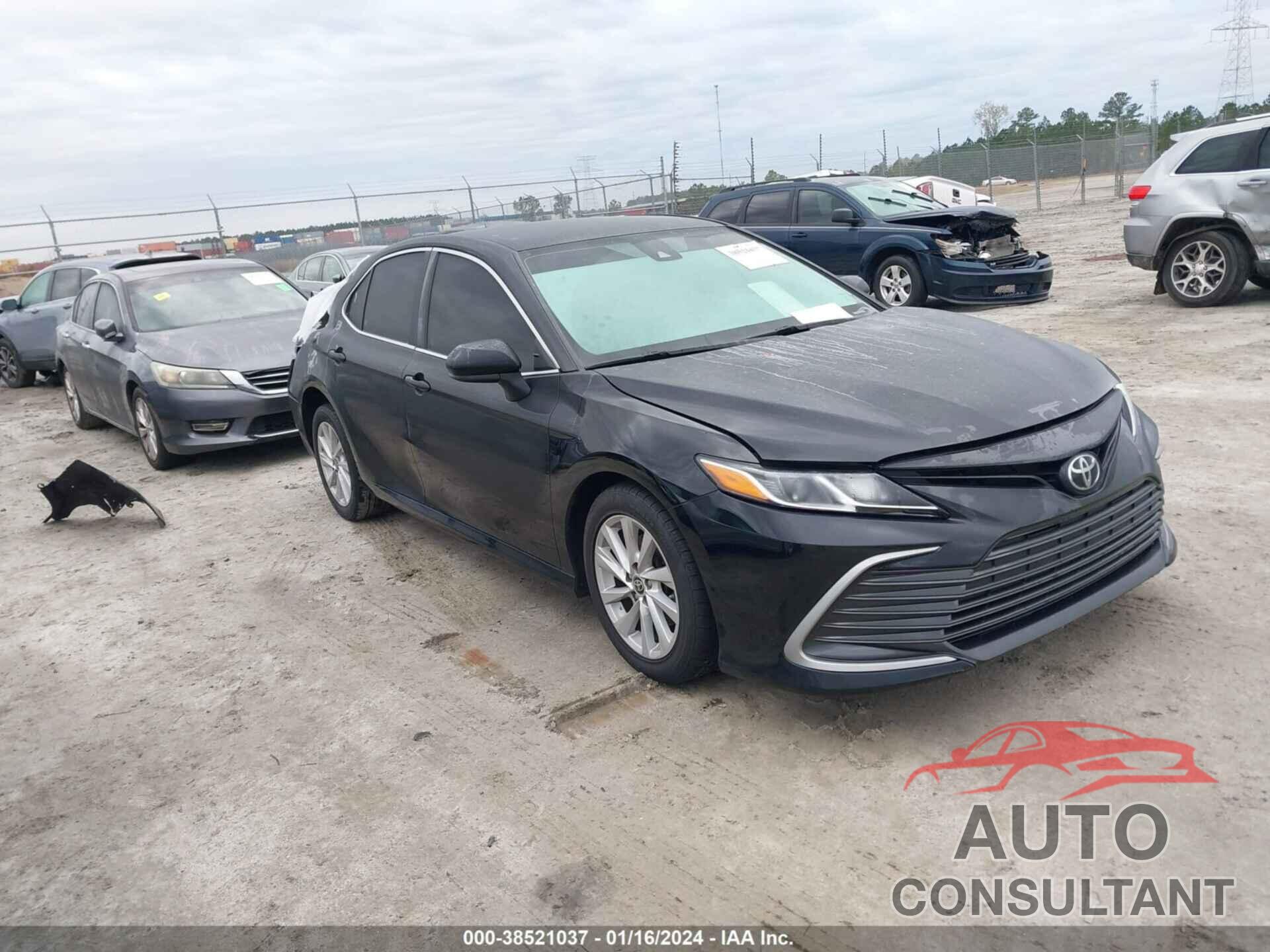 TOYOTA CAMRY 2022 - 4T1C11AK8NU001828