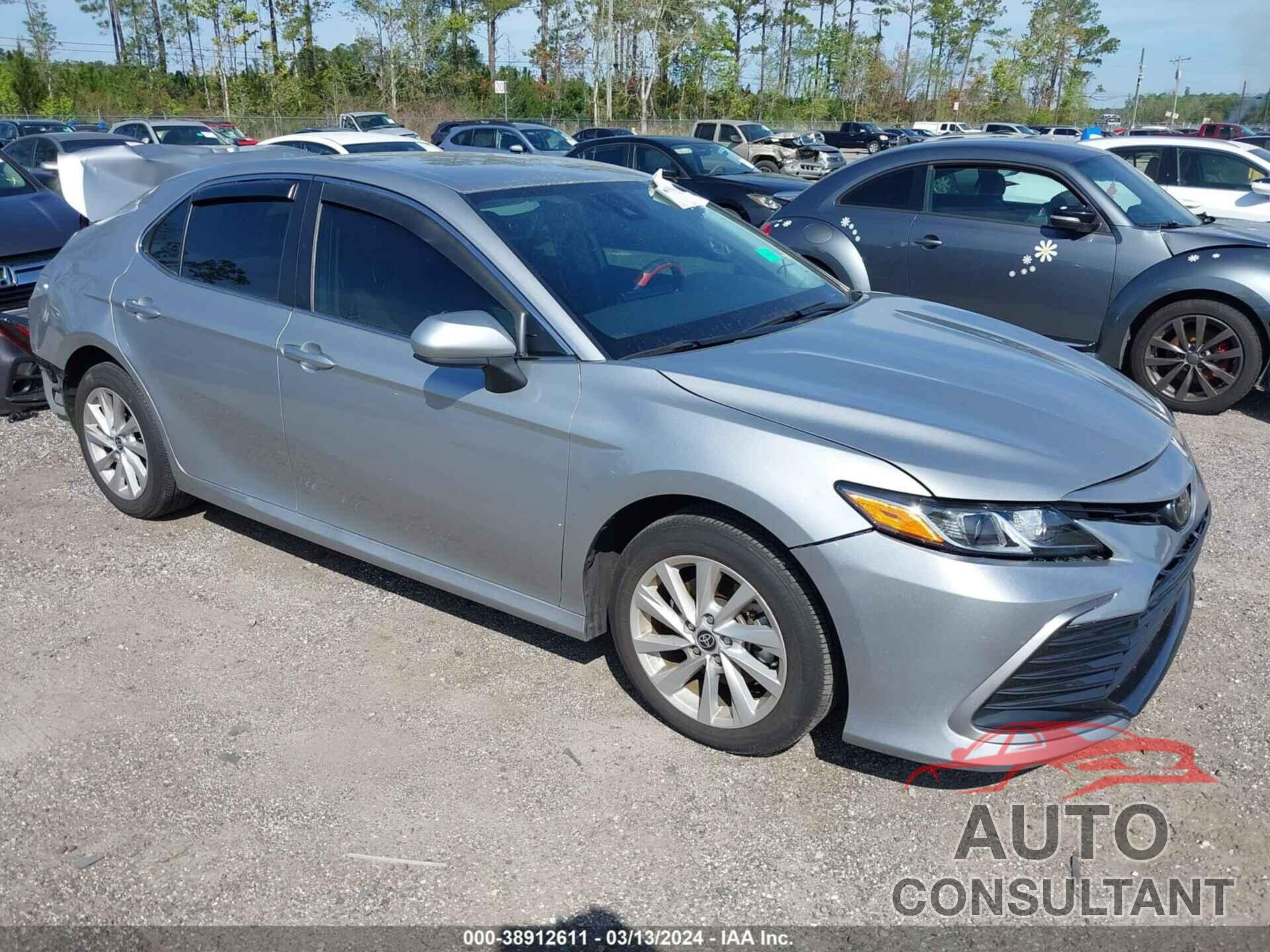 TOYOTA CAMRY 2022 - 4T1C11AK2NU035800