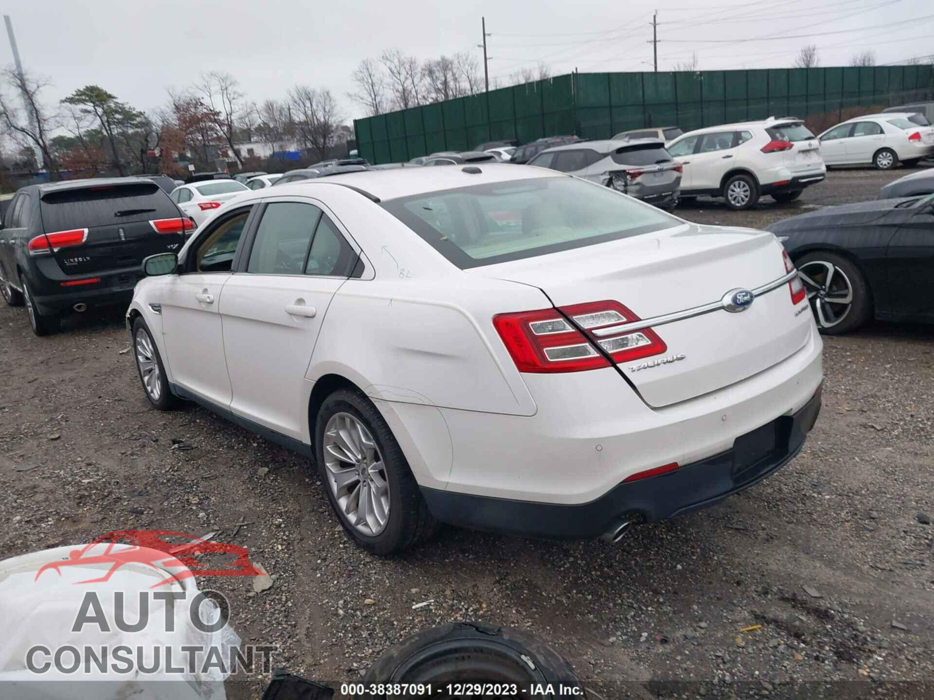 FORD TAURUS 2018 - 1FAHP2F80JG130480