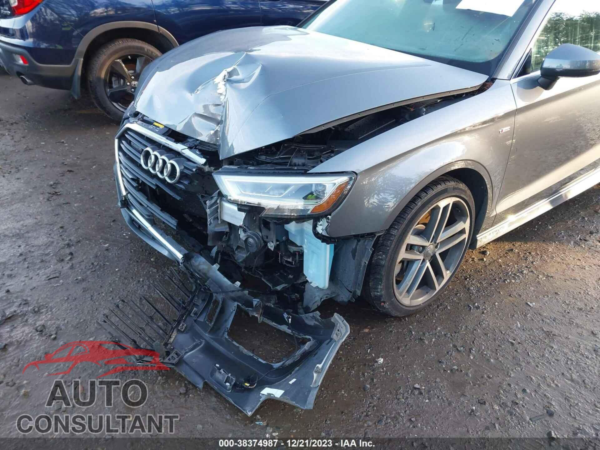 AUDI A3 2019 - WAUJEGFF0KA092425