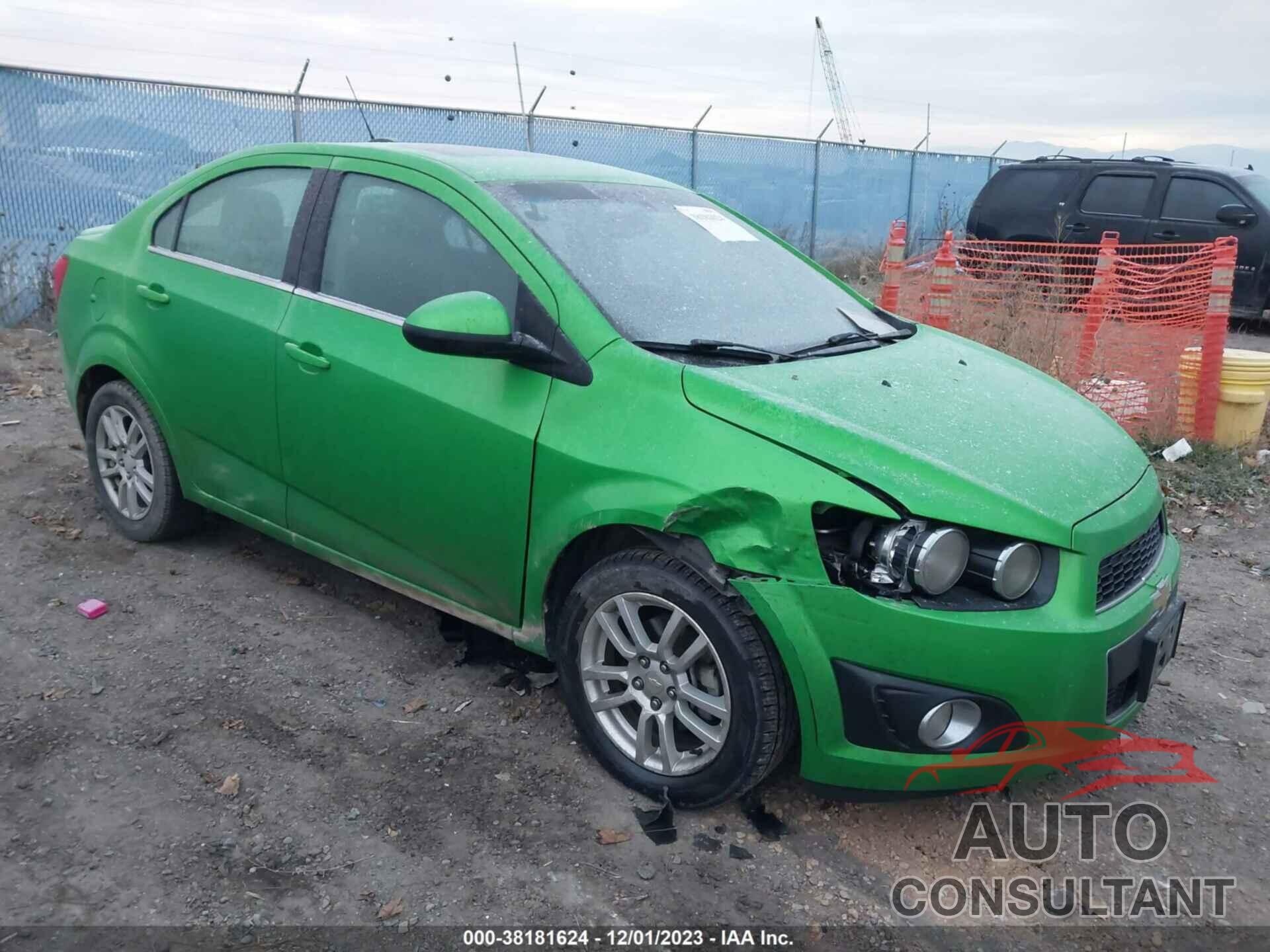 CHEVROLET SONIC 2015 - 1G1JC5SB6F4130270